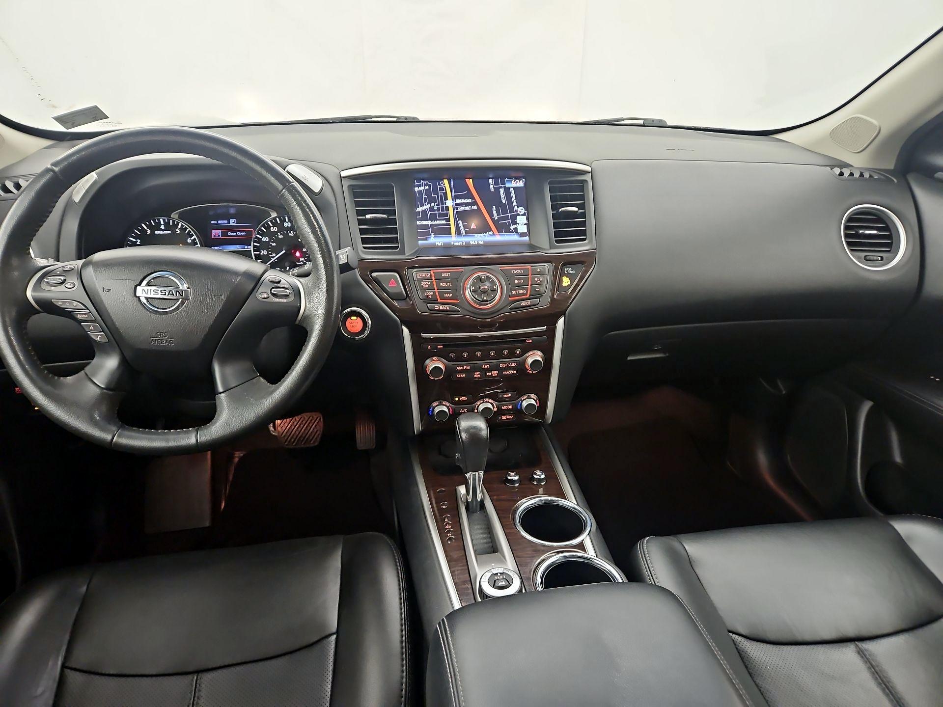 Thumbnail: 2016 Nissan Pathfinder - 9