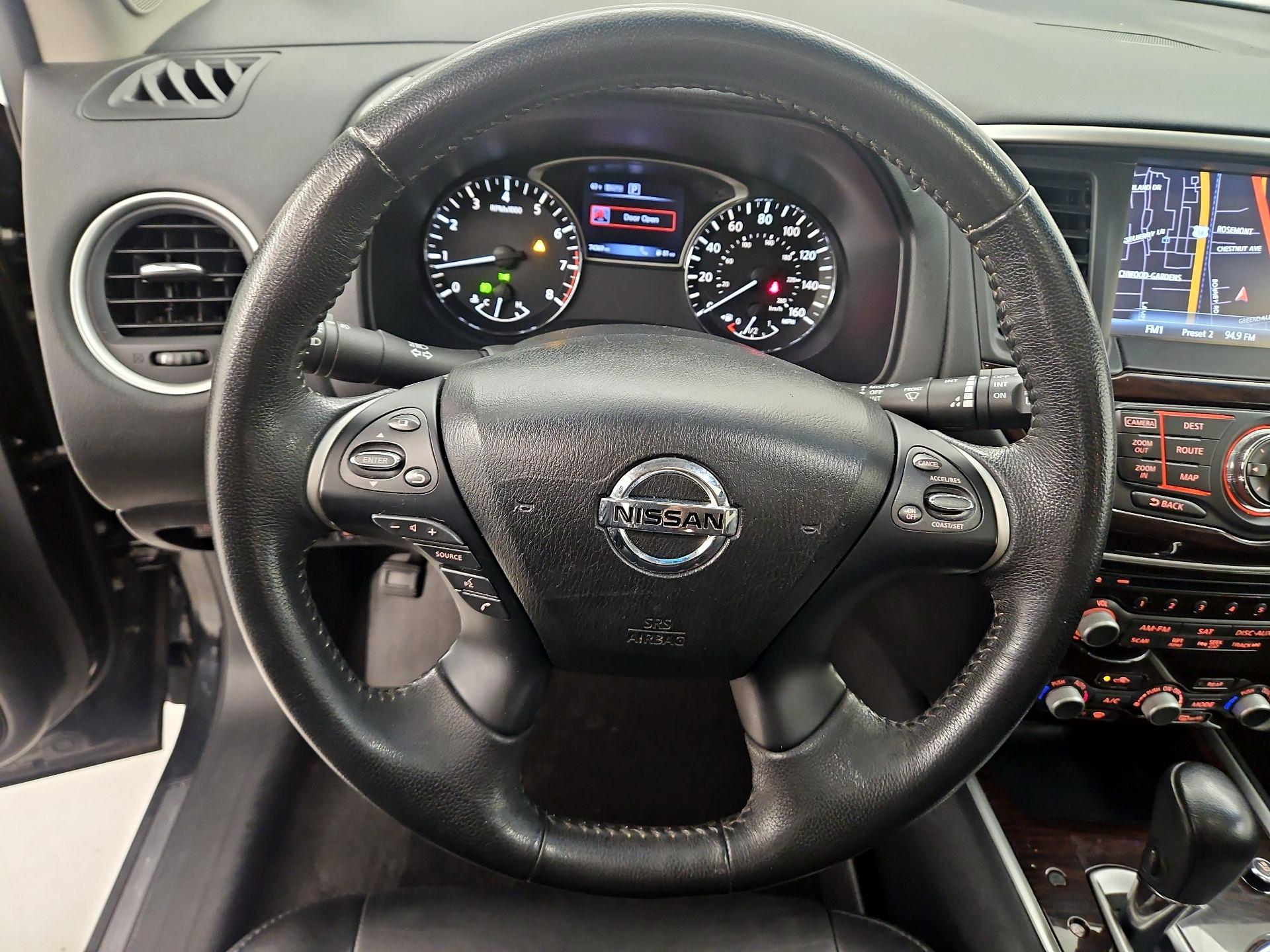 Thumbnail: 2016 Nissan Pathfinder - 10