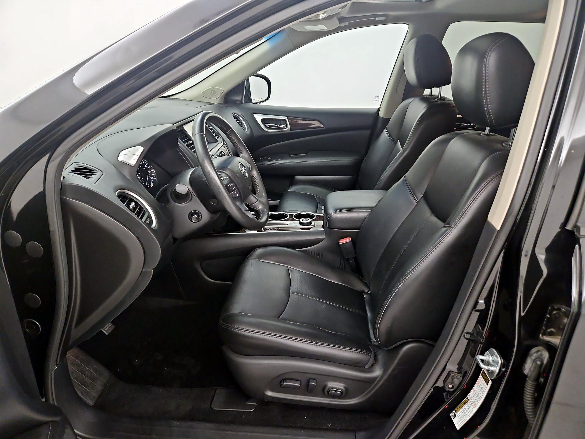Thumbnail: 2016 Nissan Pathfinder - 11