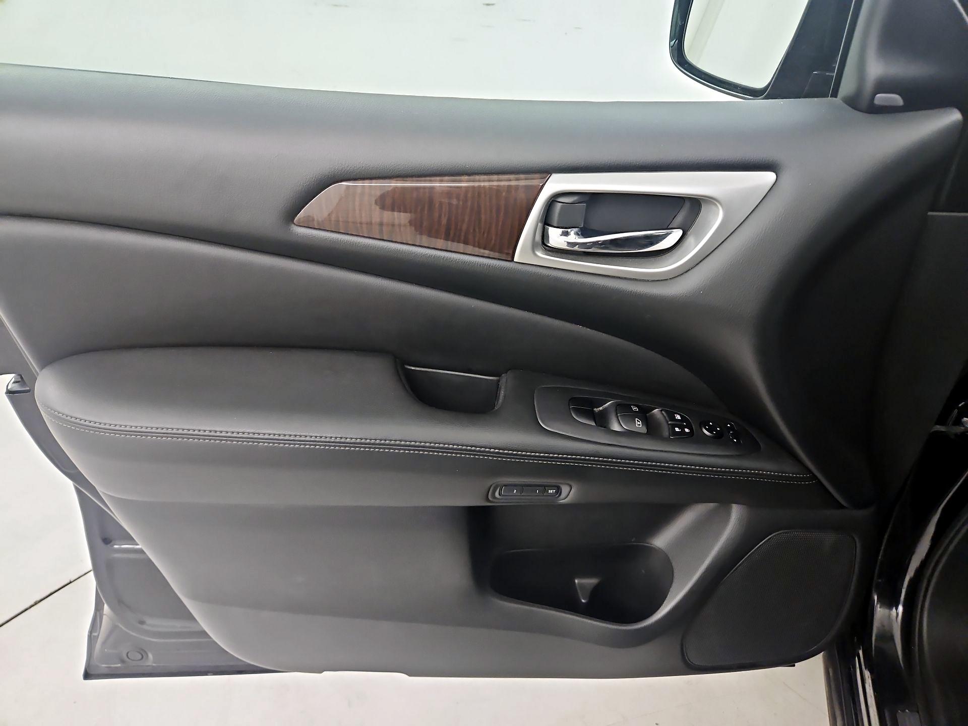 Thumbnail: 2016 Nissan Pathfinder - 12