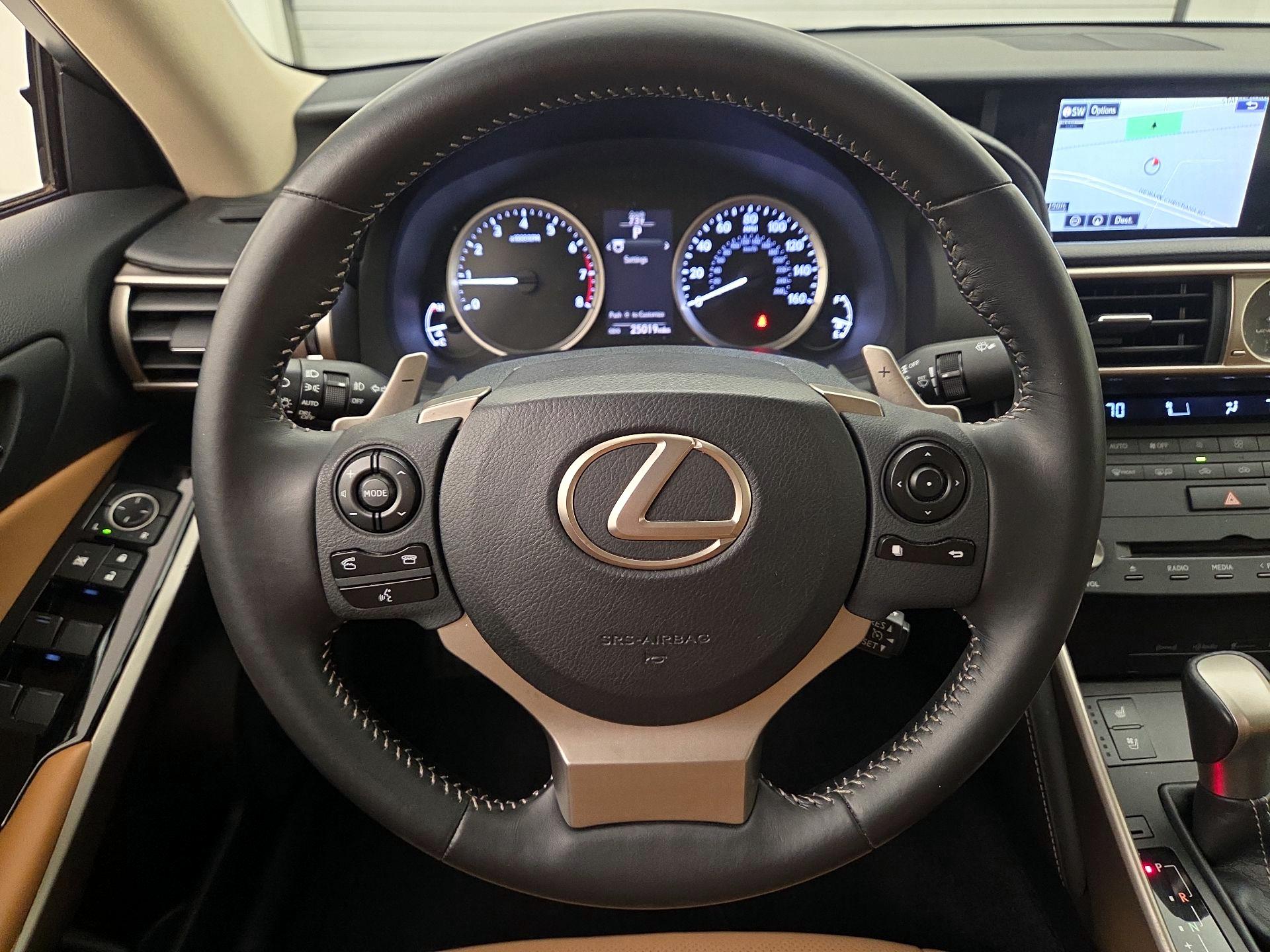 Thumbnail: 2015 Lexus IS - 10
