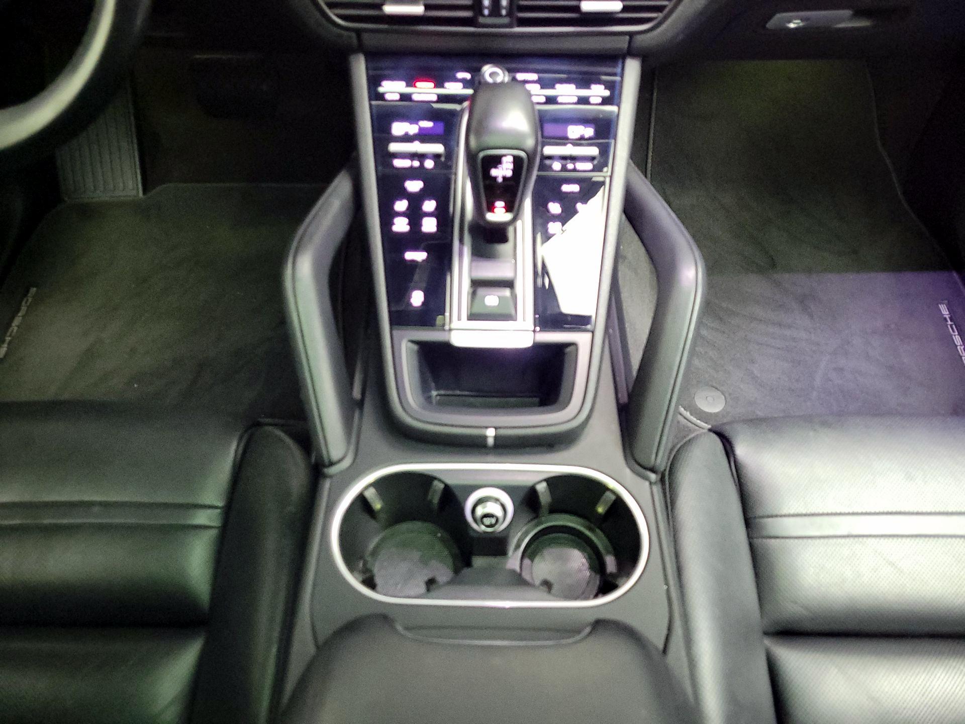 Thumbnail: 2019 Porsche Cayenne - 18