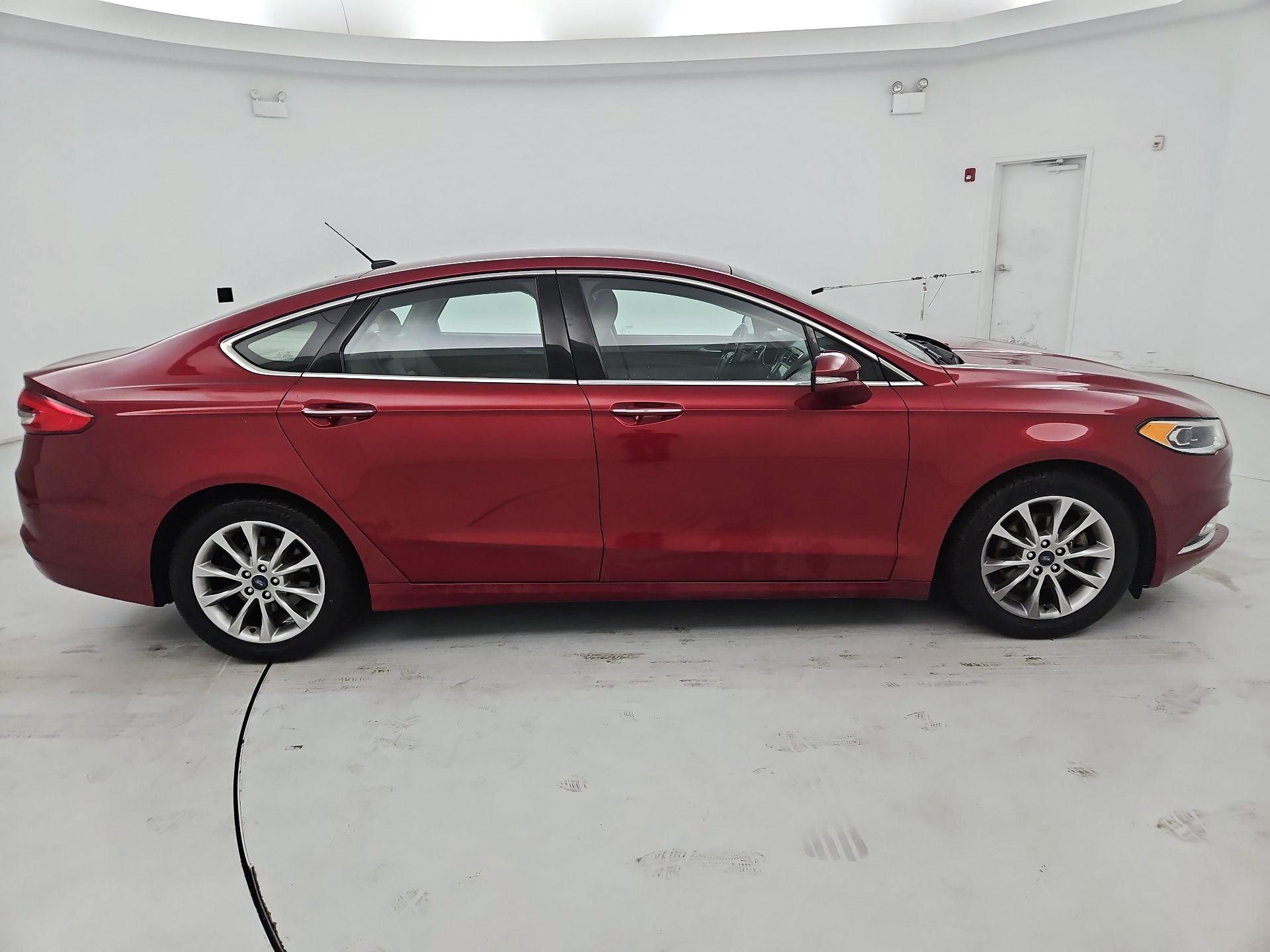 Thumbnail: 2017 Ford Fusion - 4