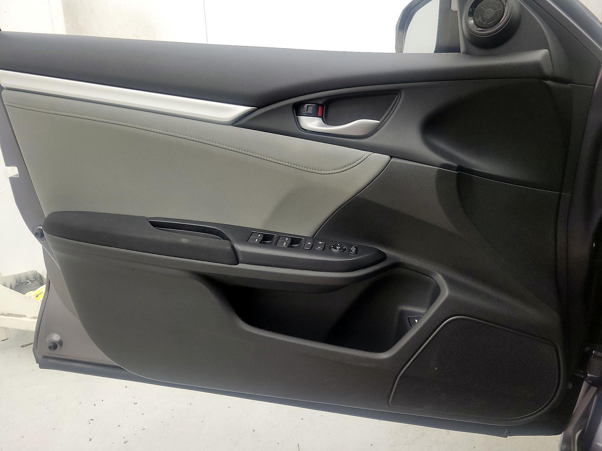 Thumbnail: 2016 Honda Civic - 12