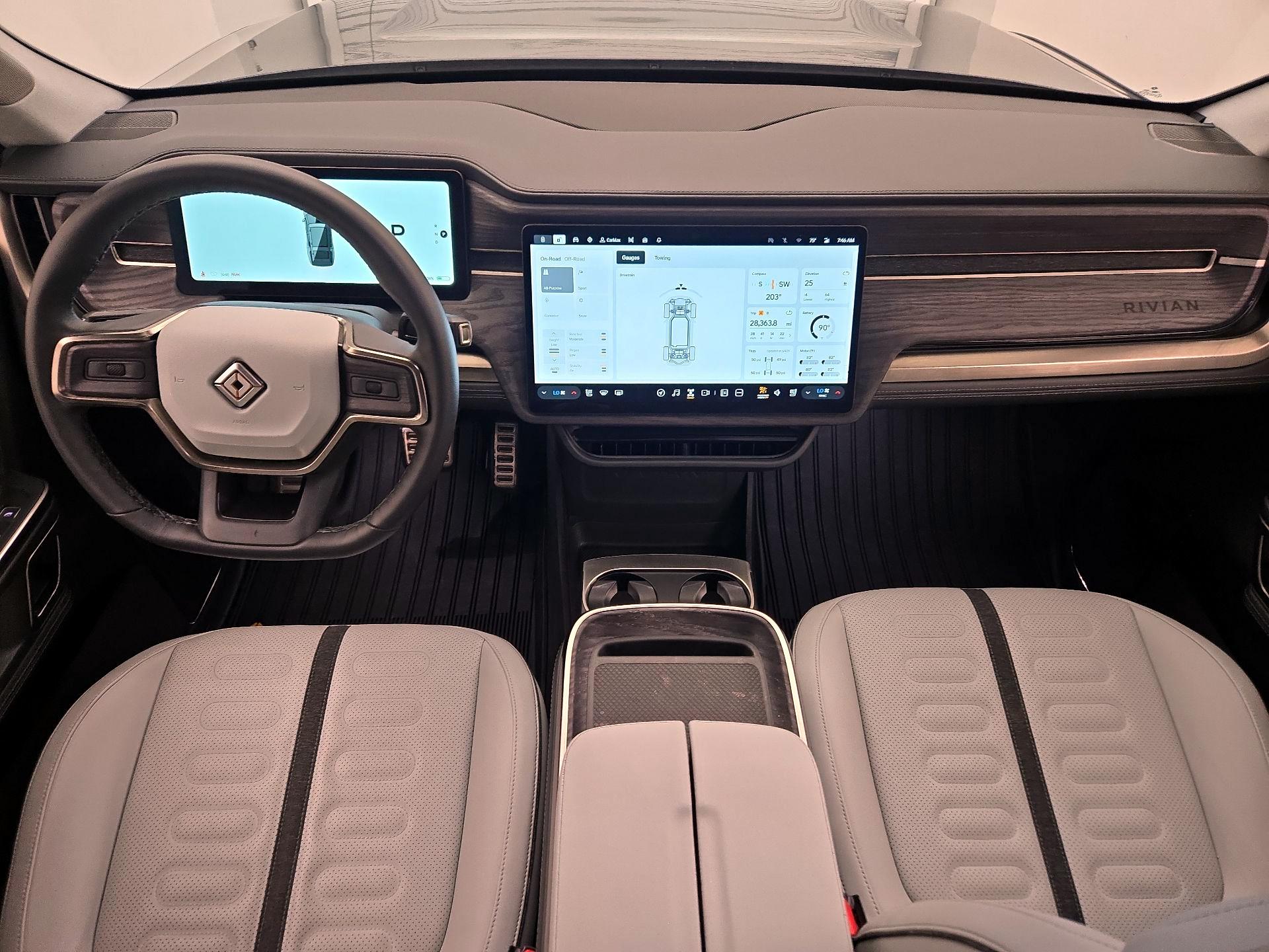 Thumbnail: 2023 Rivian R1S - 9