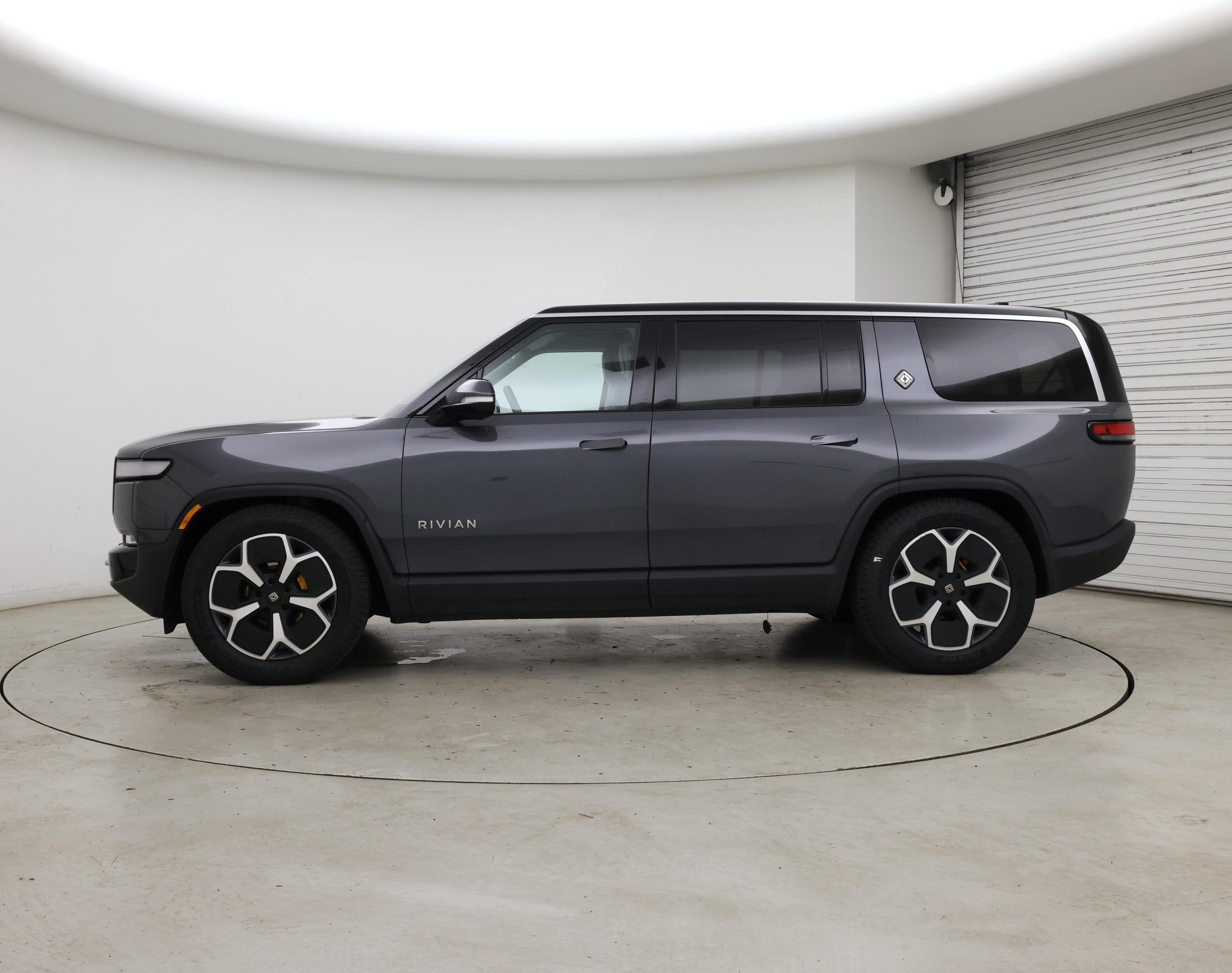 Thumbnail: 2023 Rivian R1S - 3