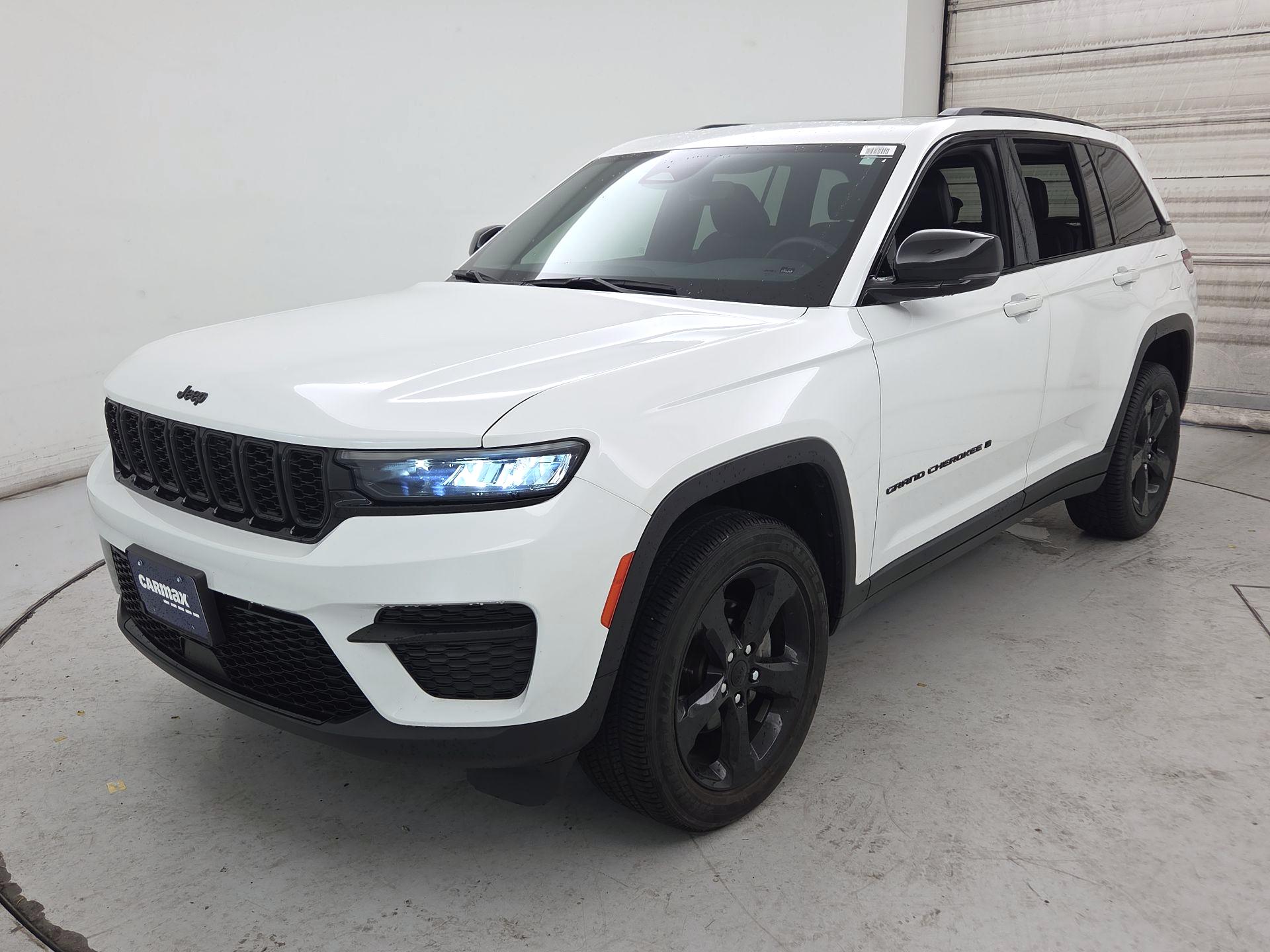 Thumbnail: 2023 Jeep Grand Cherokee - 3