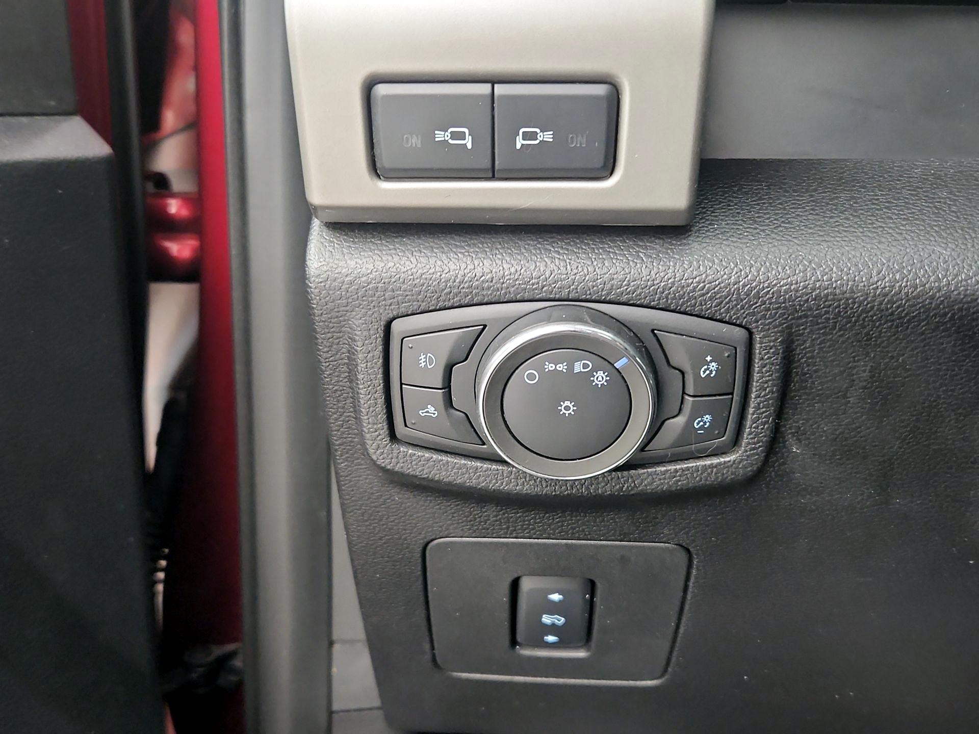 Thumbnail: 2016 Ford F-150 - 13