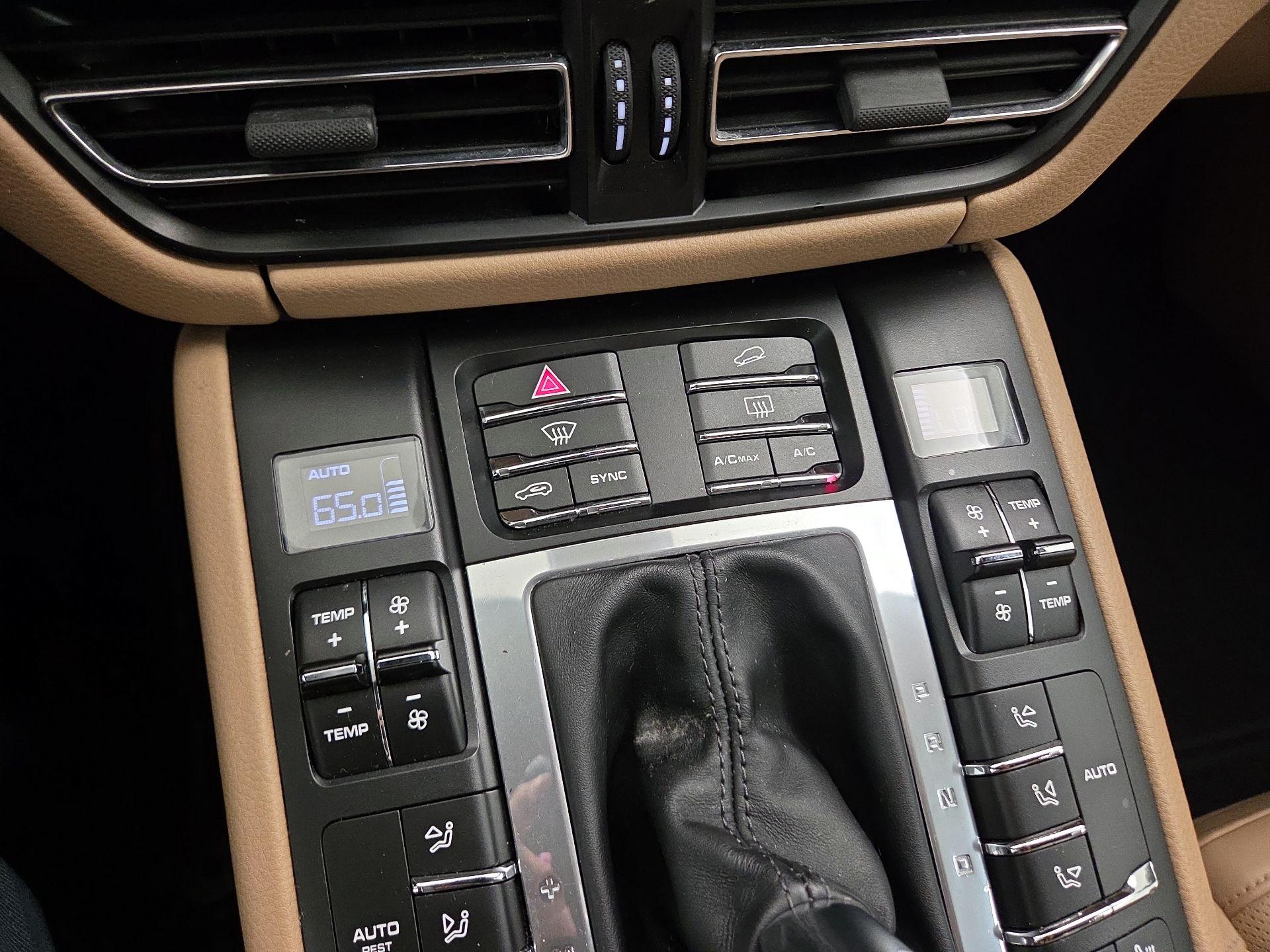 Thumbnail: 2019 Porsche Macan - 17