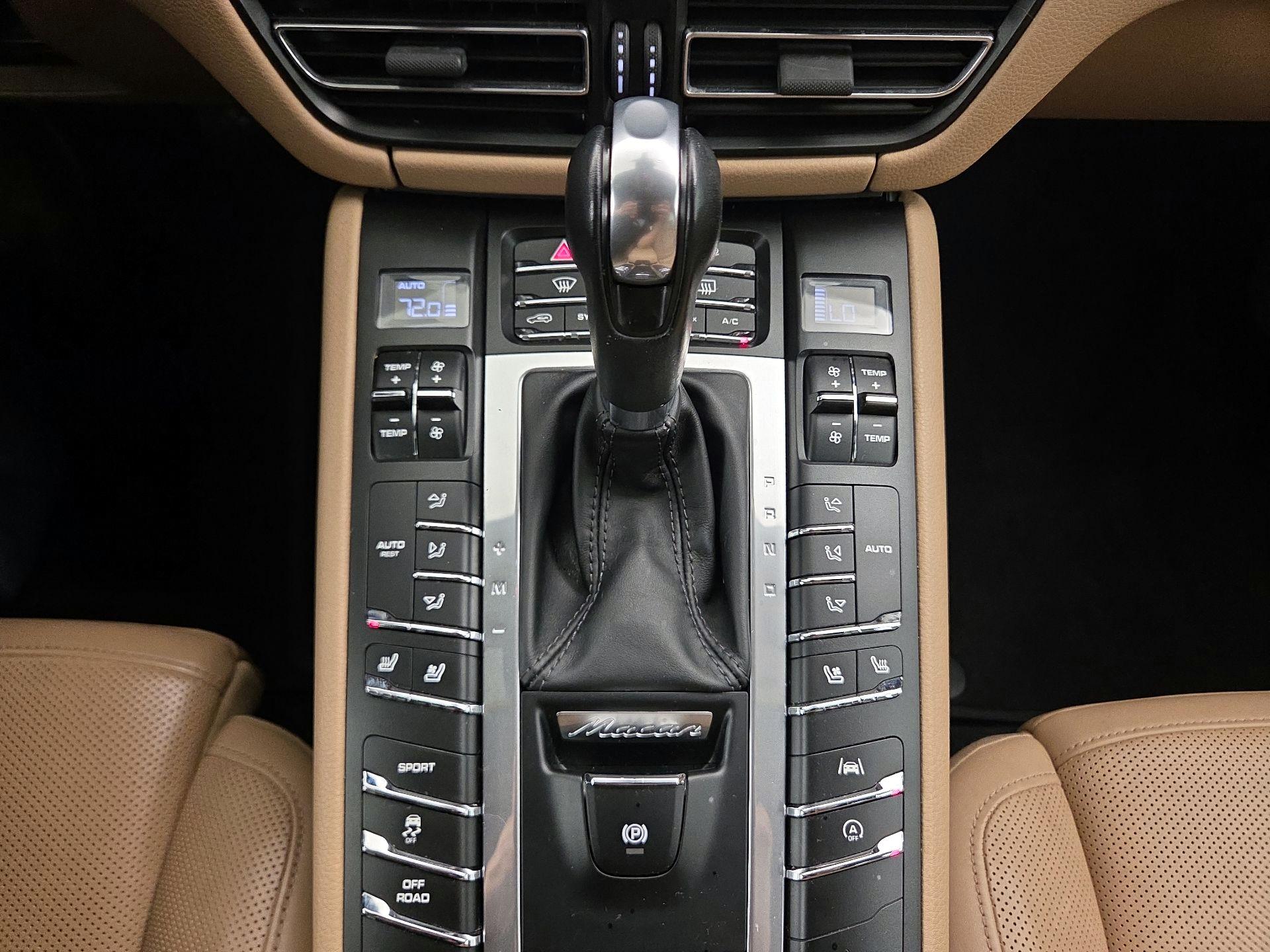 Thumbnail: 2019 Porsche Macan - 18