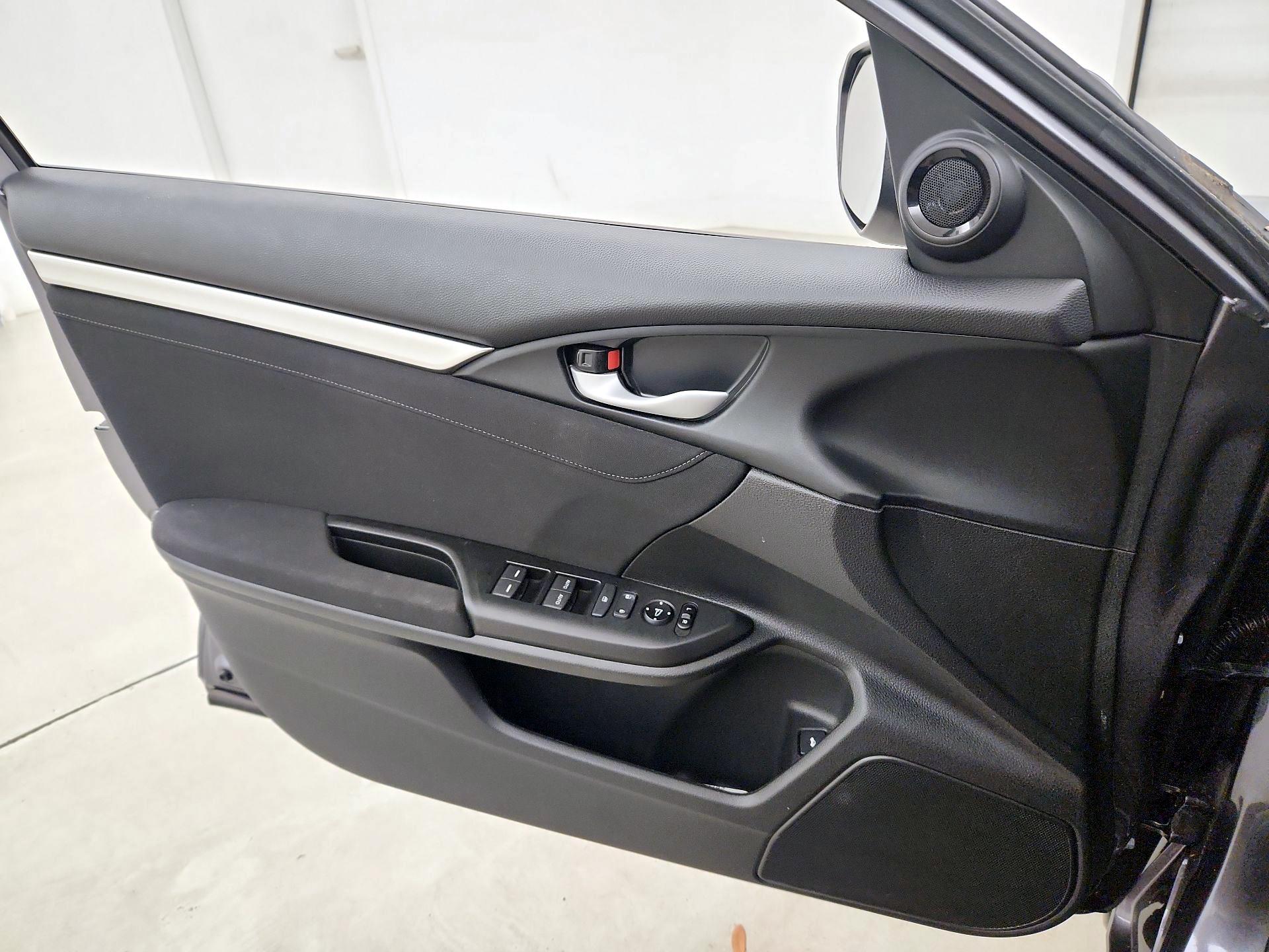 Thumbnail: 2017 Honda Civic - 12