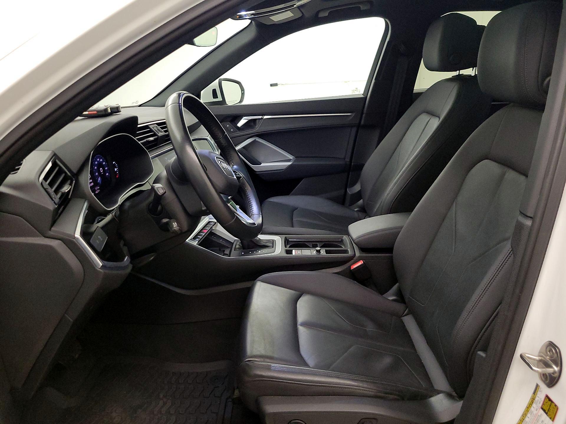 Thumbnail: 2020 Audi Q3 - 11
