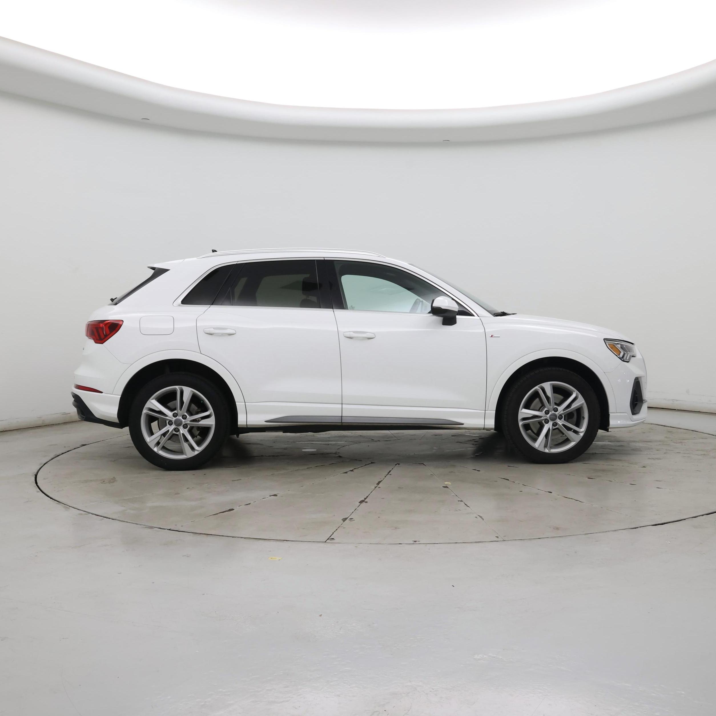 Thumbnail: 2020 Audi Q3 - 7