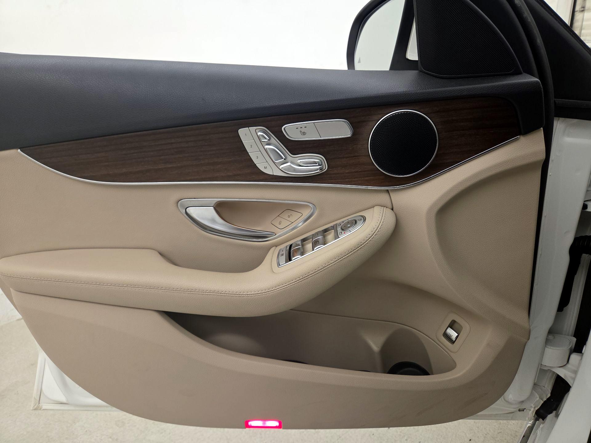 Thumbnail: 2019 Mercedes-Benz C-Class - 10
