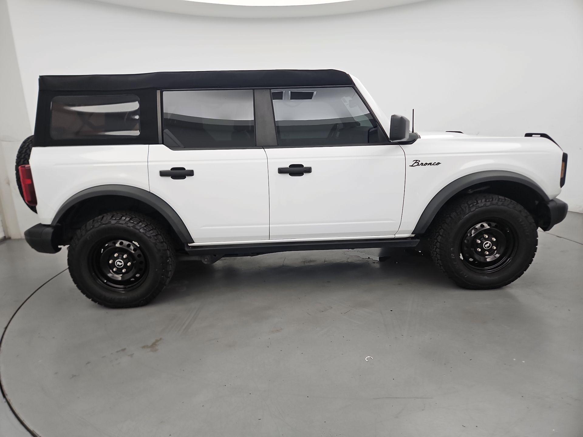 Thumbnail: 2023 Ford Bronco - 4