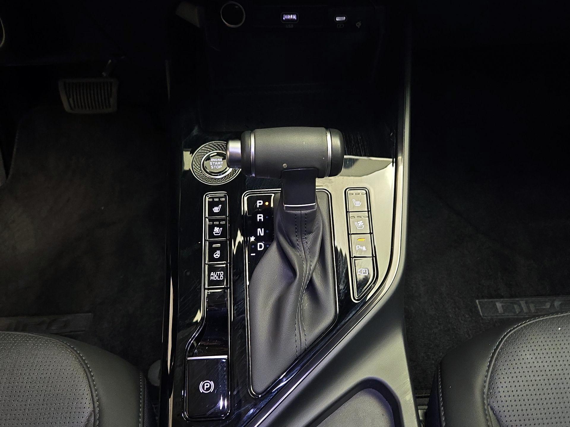 Thumbnail: 2025 Kia Niro - 18
