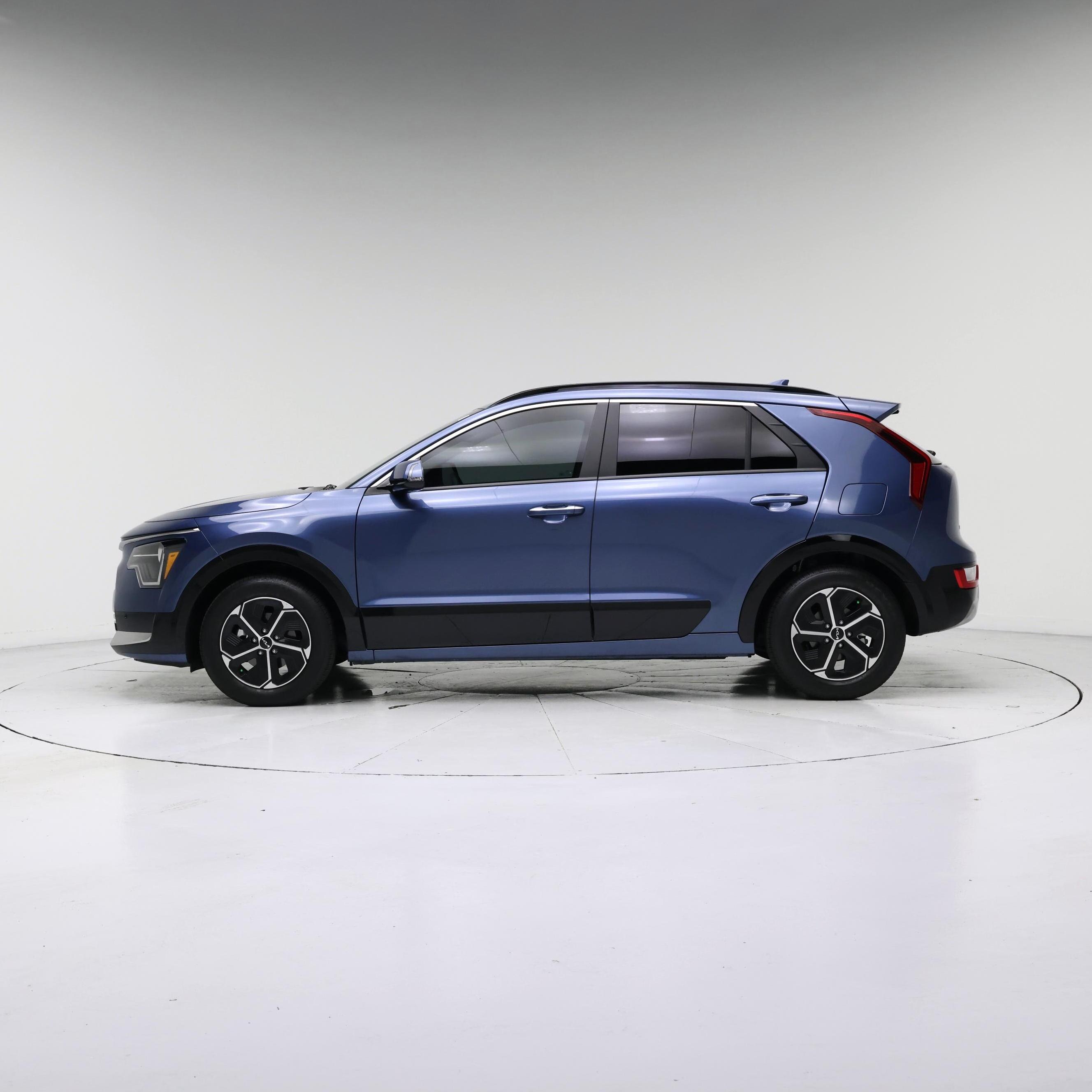 Thumbnail: 2025 Kia Niro - 3