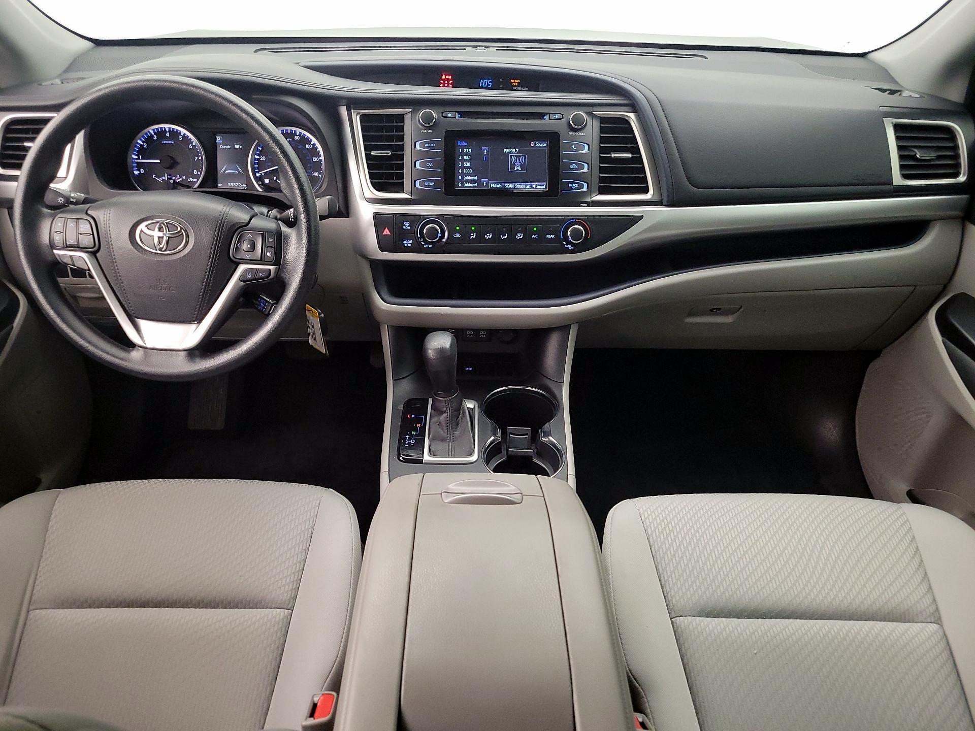 Thumbnail: 2017 Toyota Highlander - 9