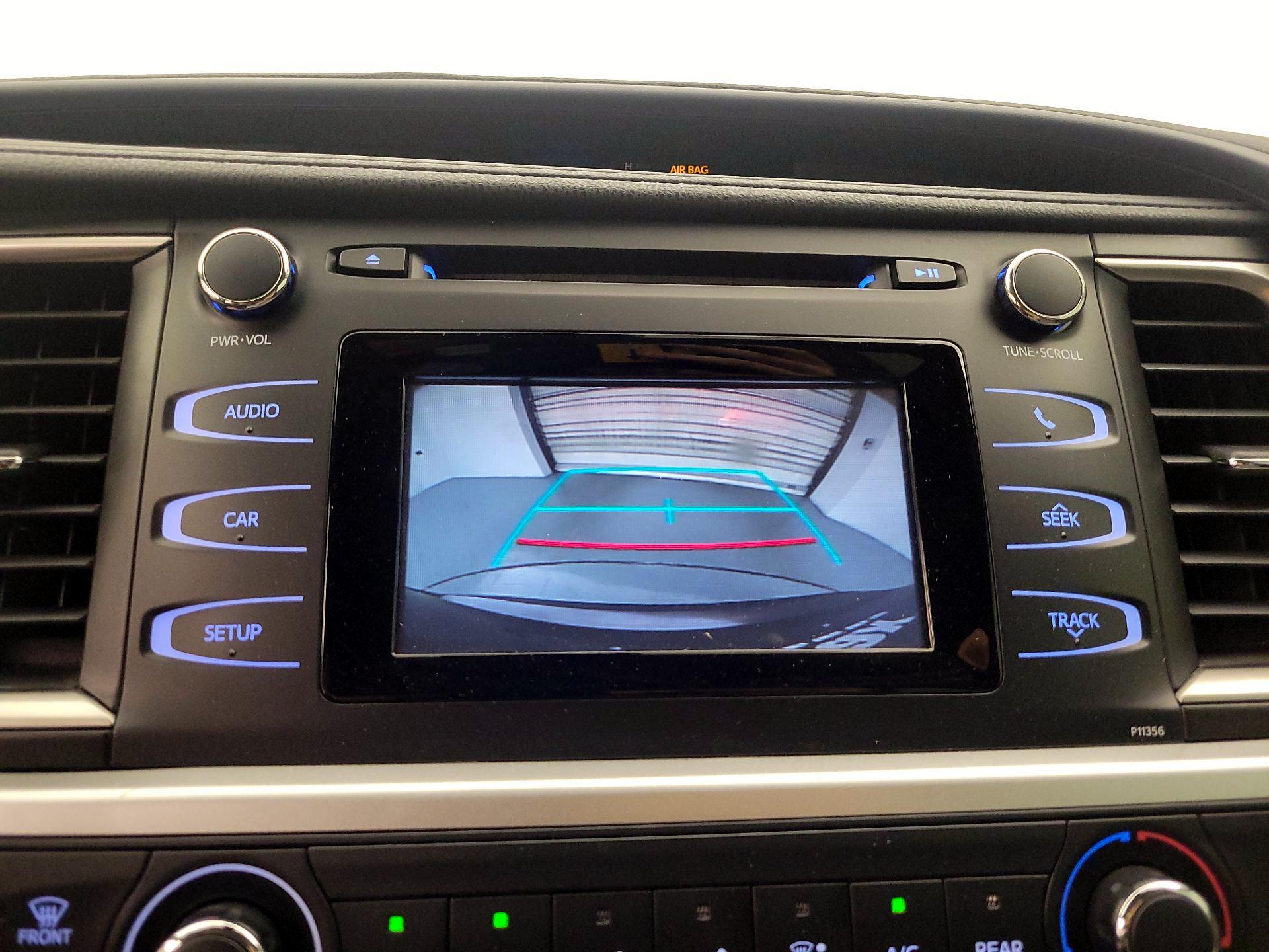 Thumbnail: 2017 Toyota Highlander - 14