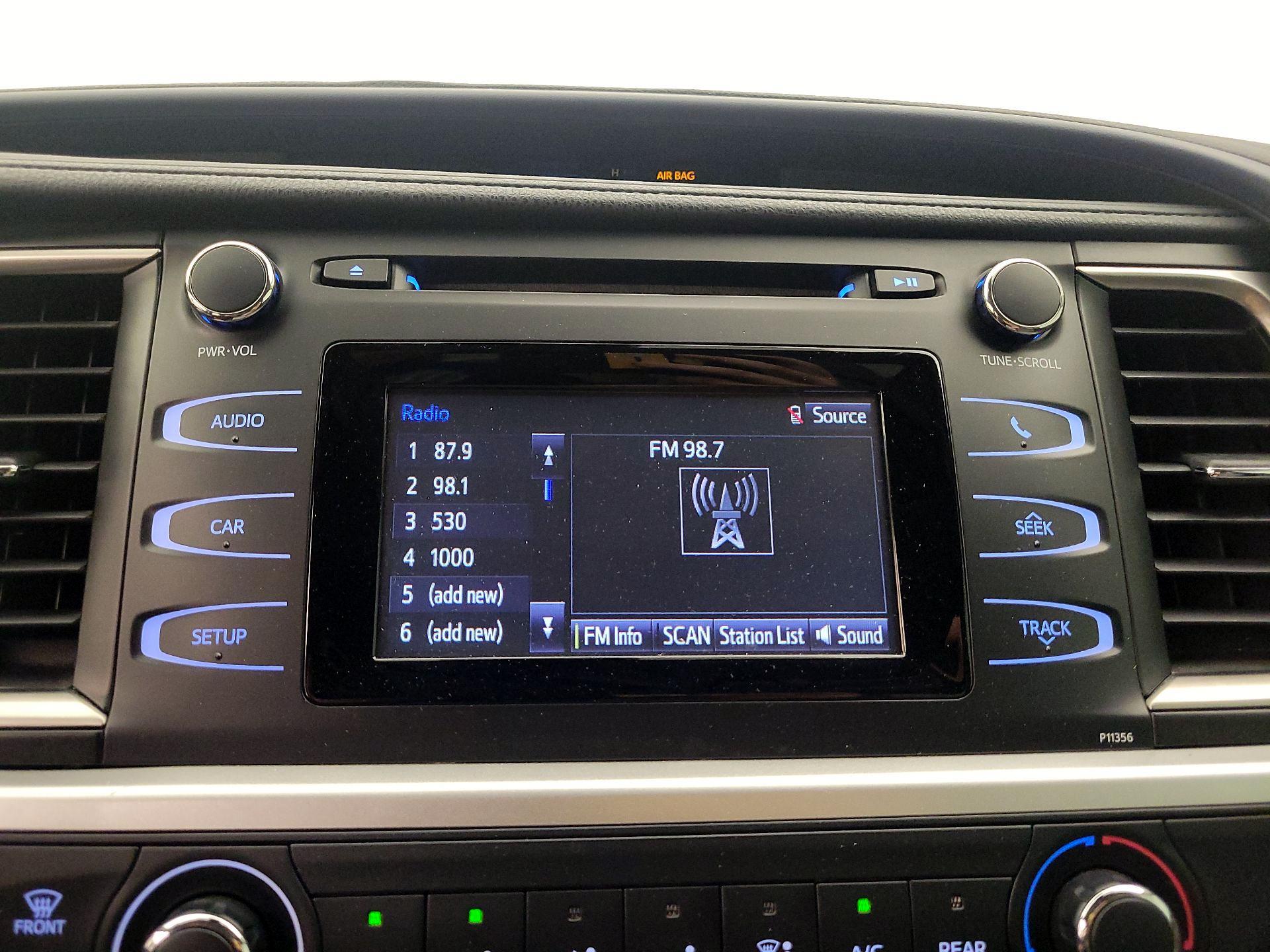 Thumbnail: 2017 Toyota Highlander - 15