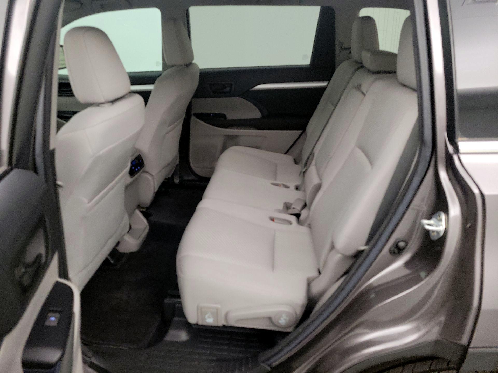 Thumbnail: 2017 Toyota Highlander - 19