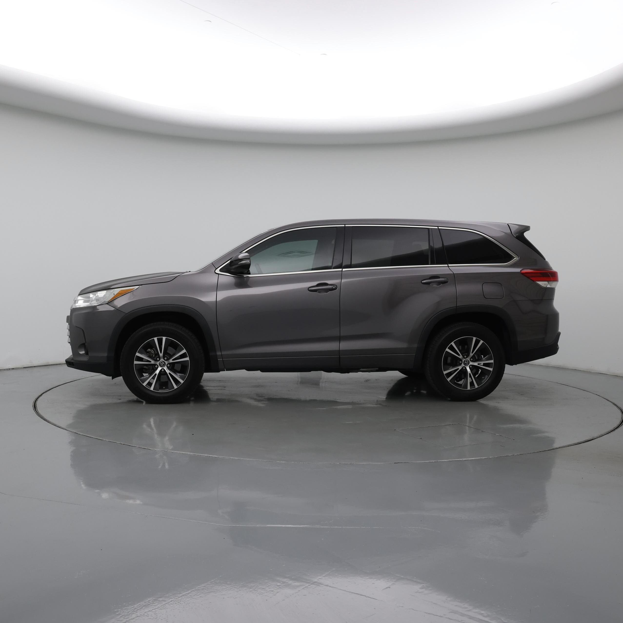 Thumbnail: 2017 Toyota Highlander - 3