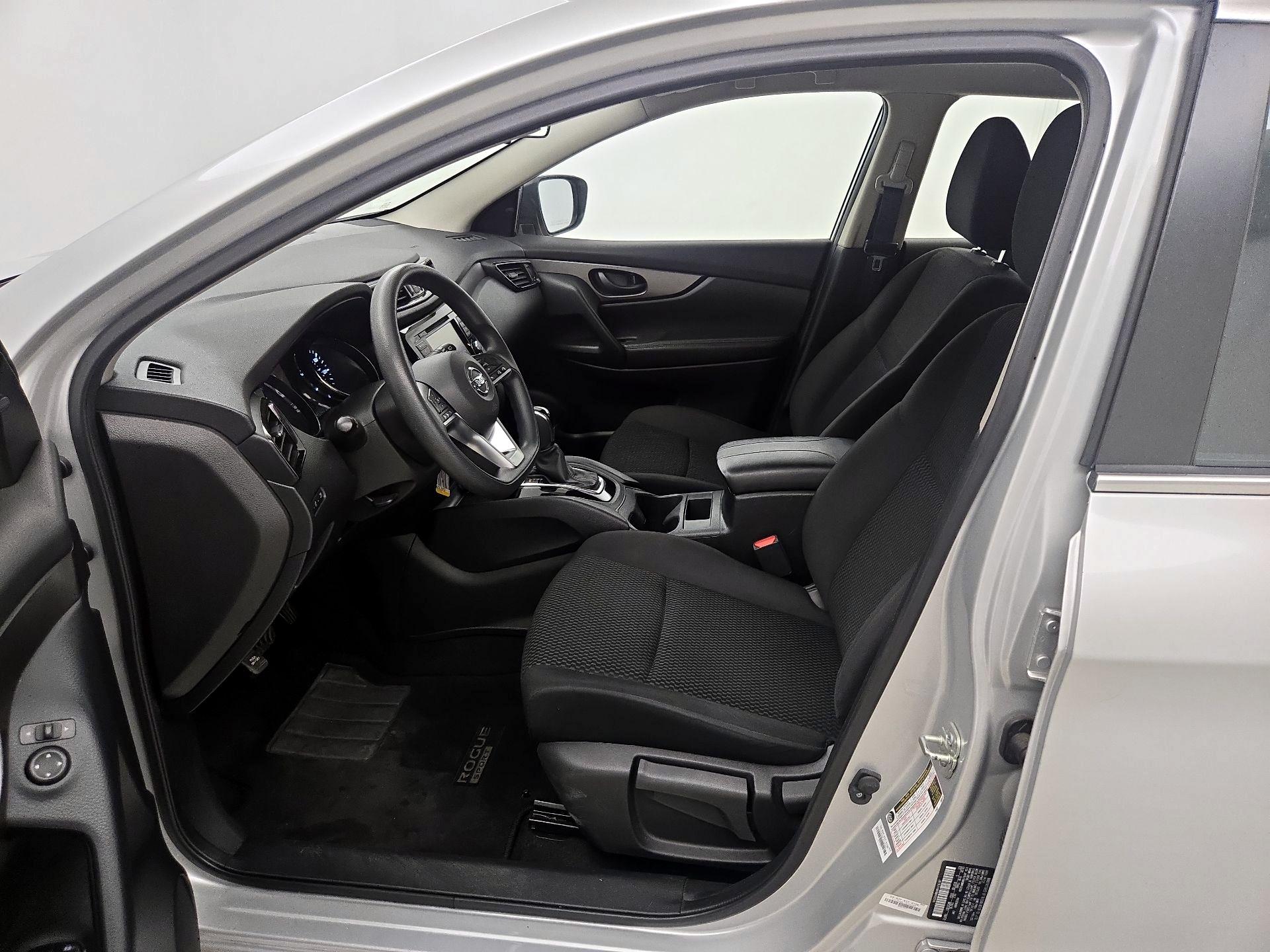 Thumbnail: 2021 Nissan Rogue Sport - 11