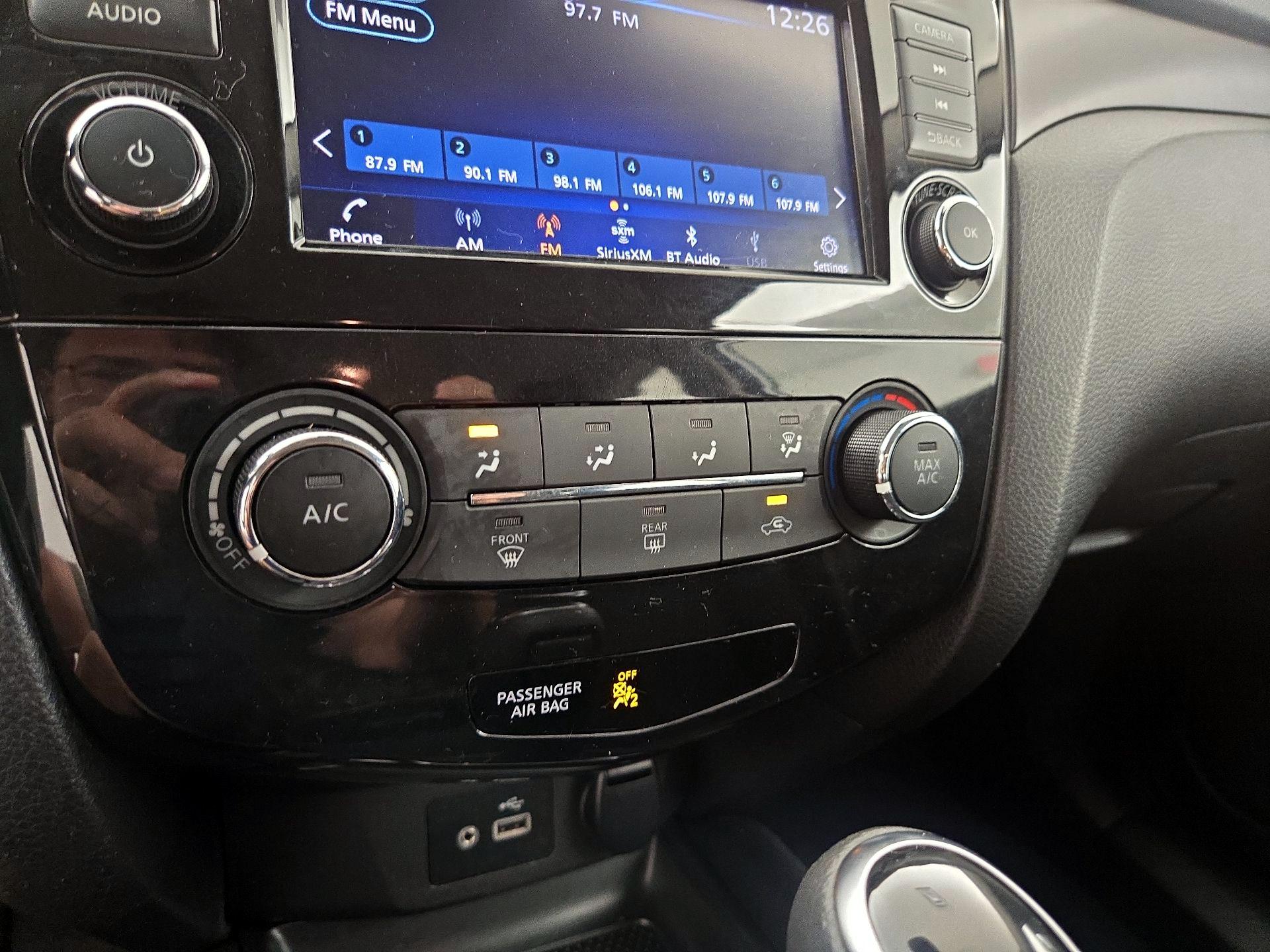 Thumbnail: 2021 Nissan Rogue Sport - 16
