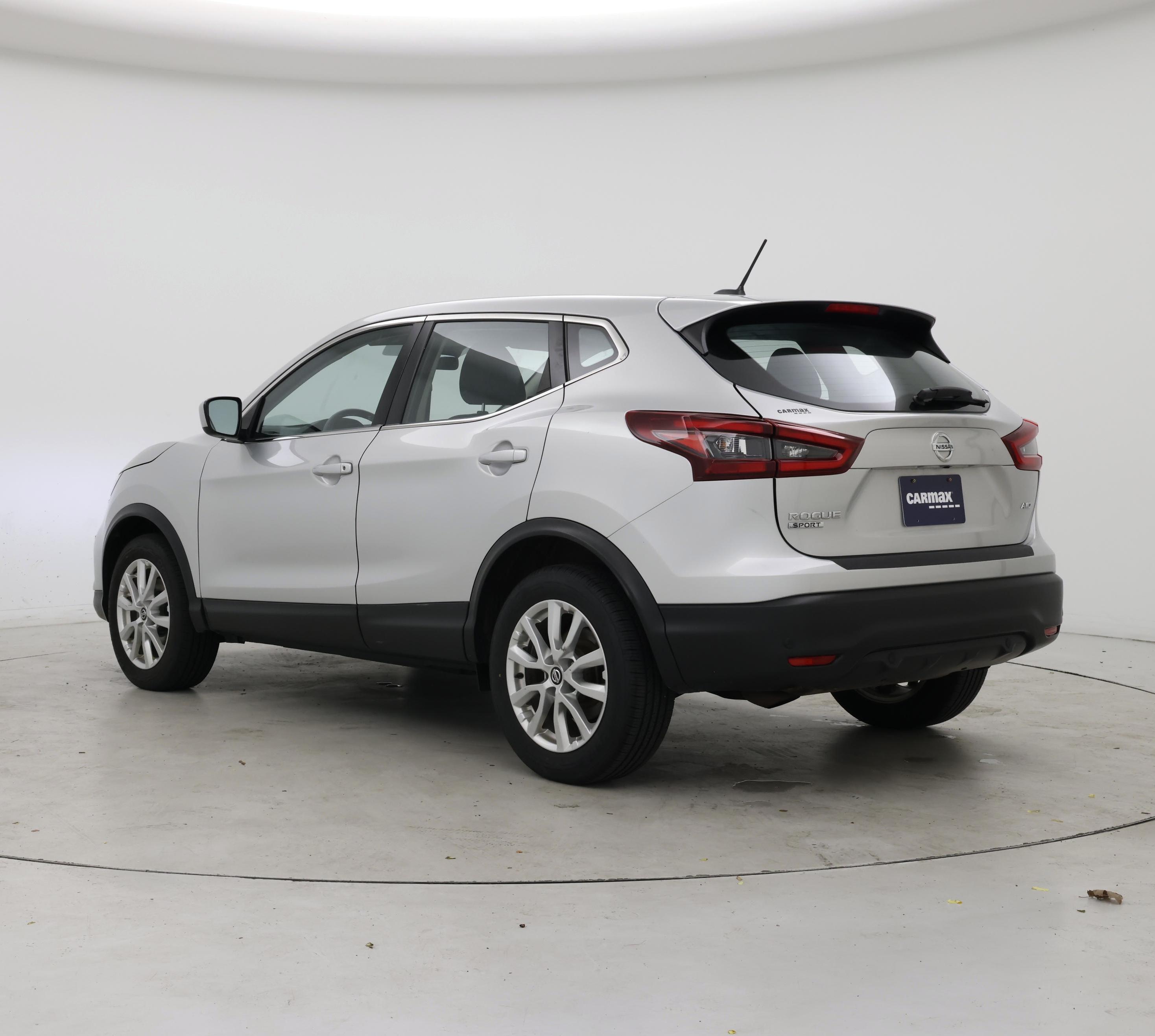 Thumbnail: 2021 Nissan Rogue Sport - 2