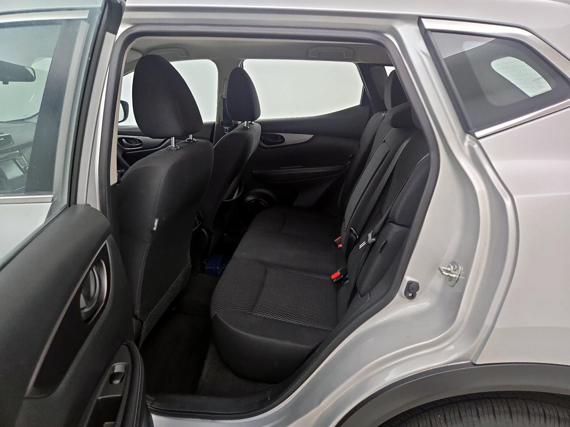 Thumbnail: 2021 Nissan Rogue Sport - 19