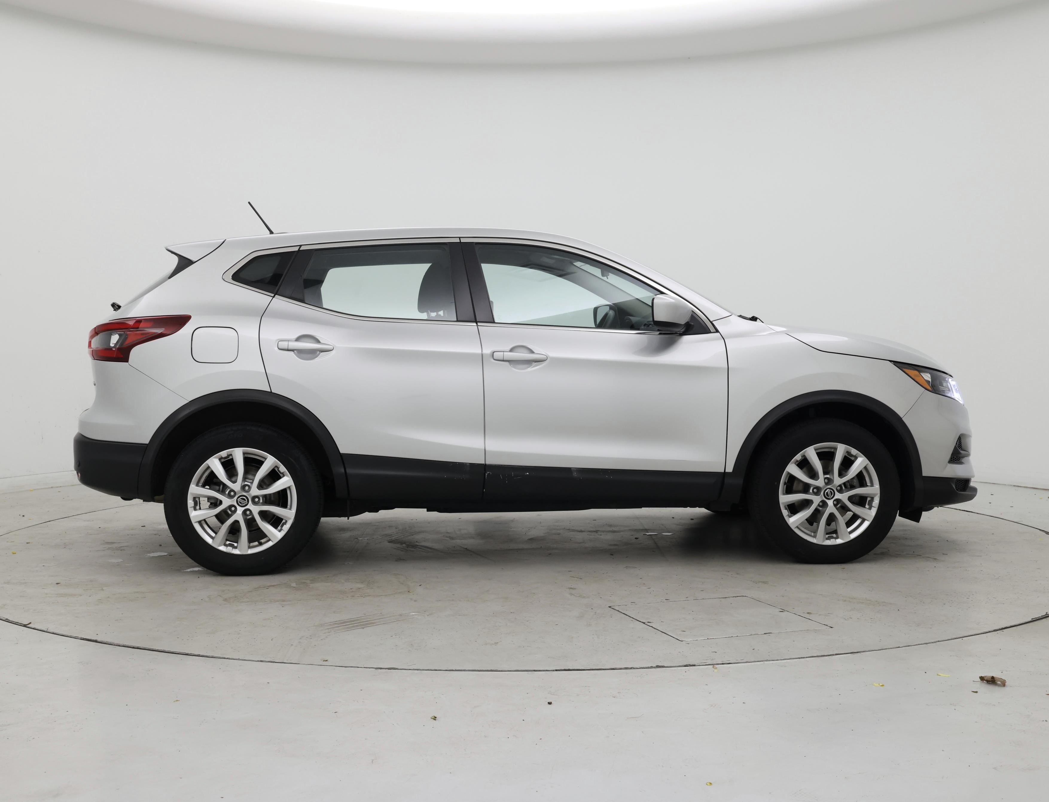 Thumbnail: 2021 Nissan Rogue Sport - 7