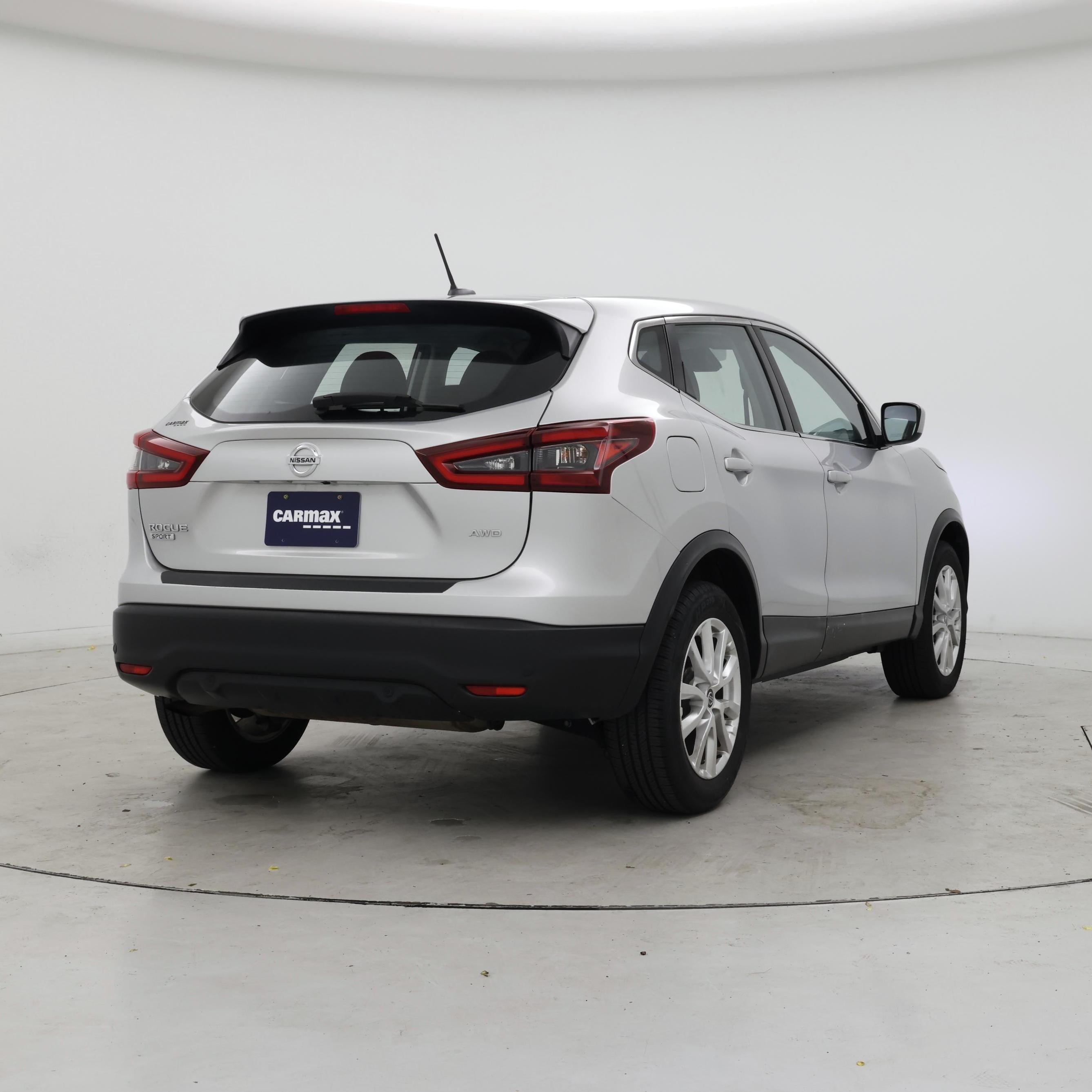 Thumbnail: 2021 Nissan Rogue Sport - 8