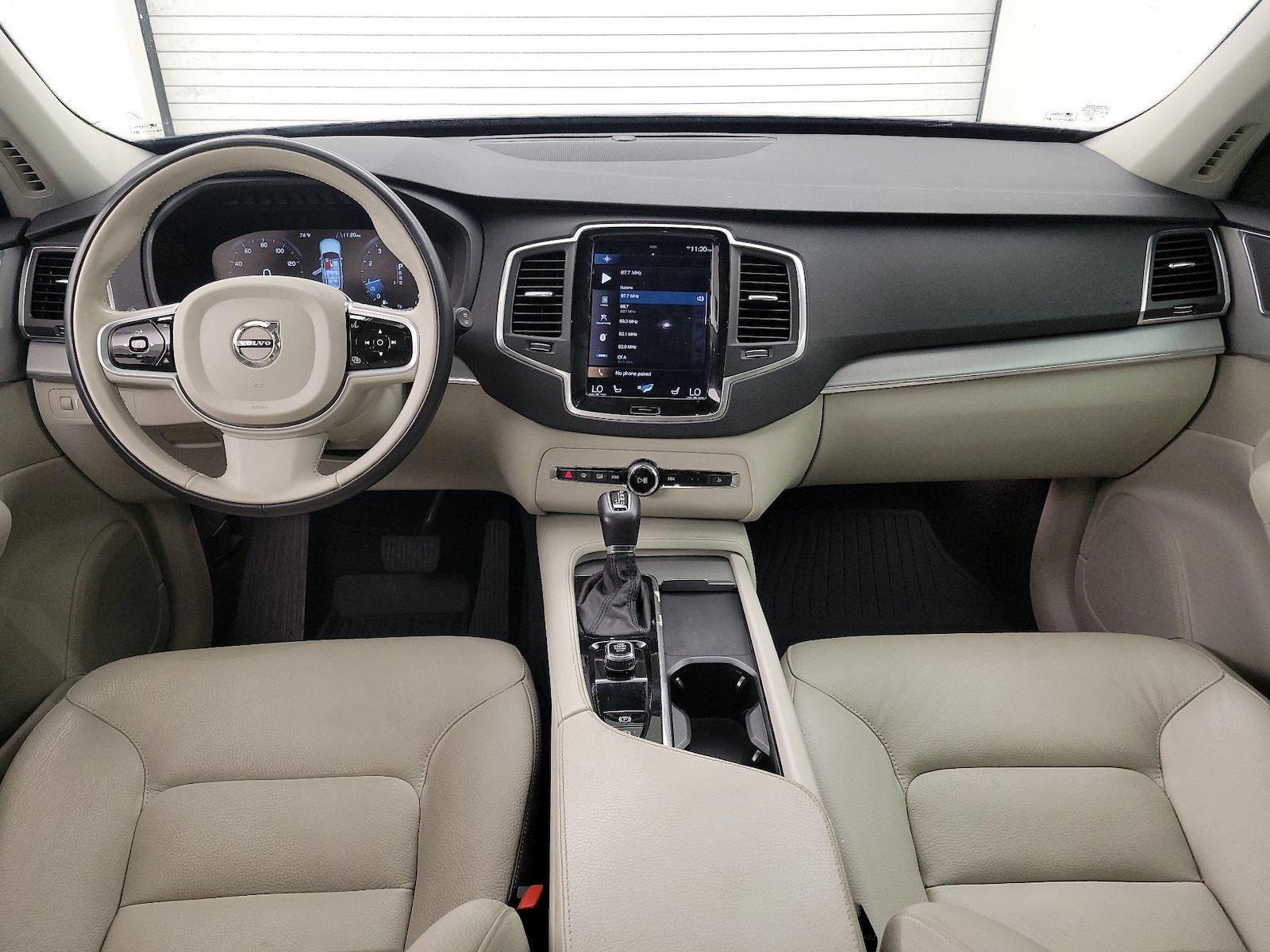 2022 Volvo XC90 Momentum - Photo 10