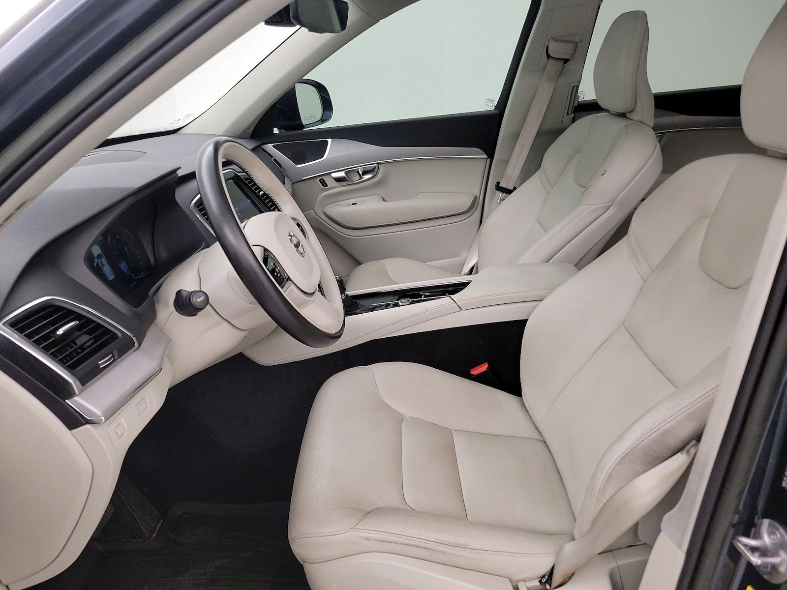 2022 Volvo XC90 Momentum - Photo 12