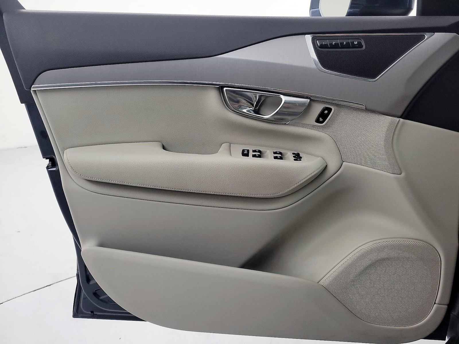 2022 Volvo XC90 Momentum - Photo 13