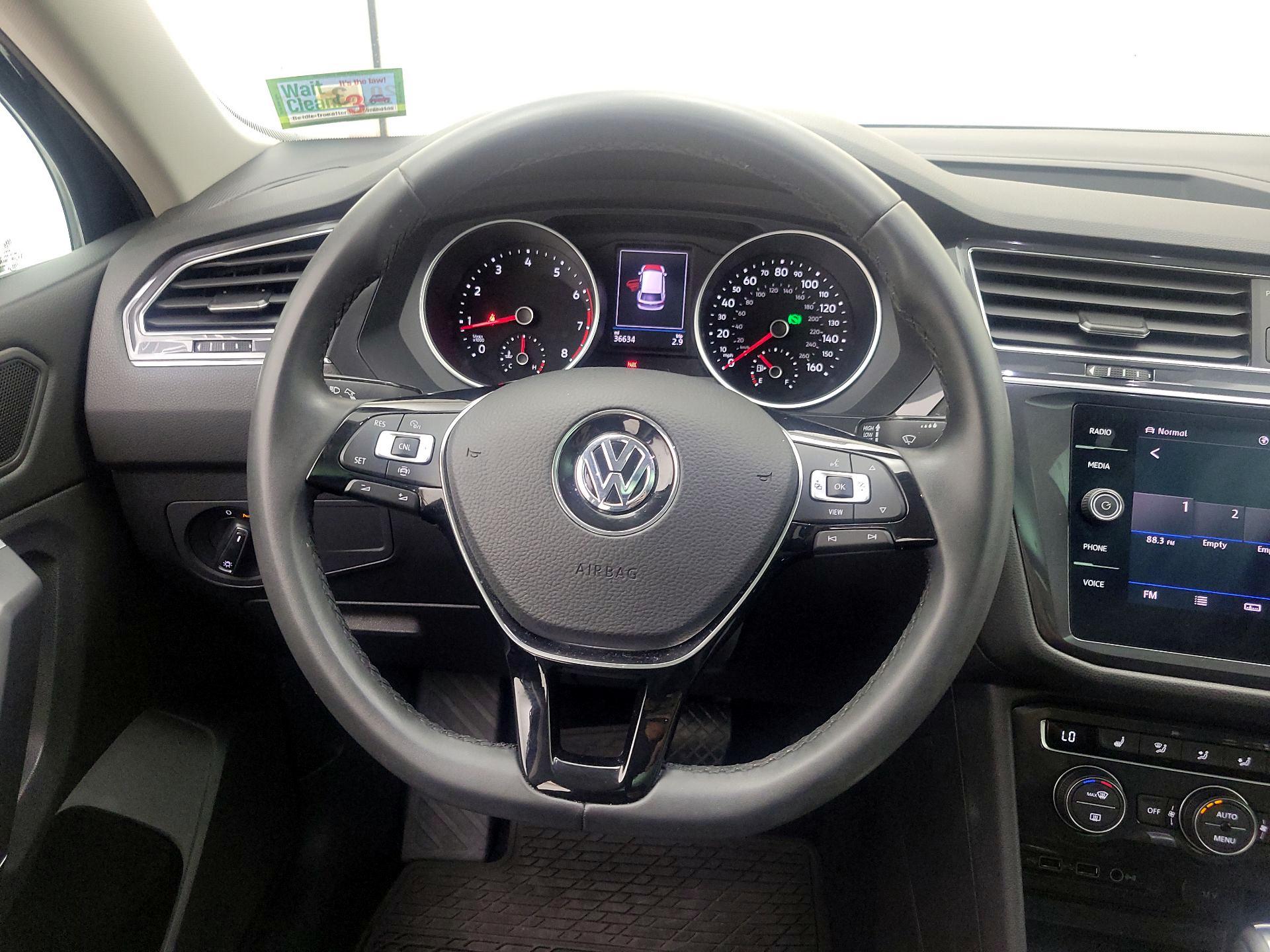 Thumbnail: 2020 Volkswagen Tiguan - 10