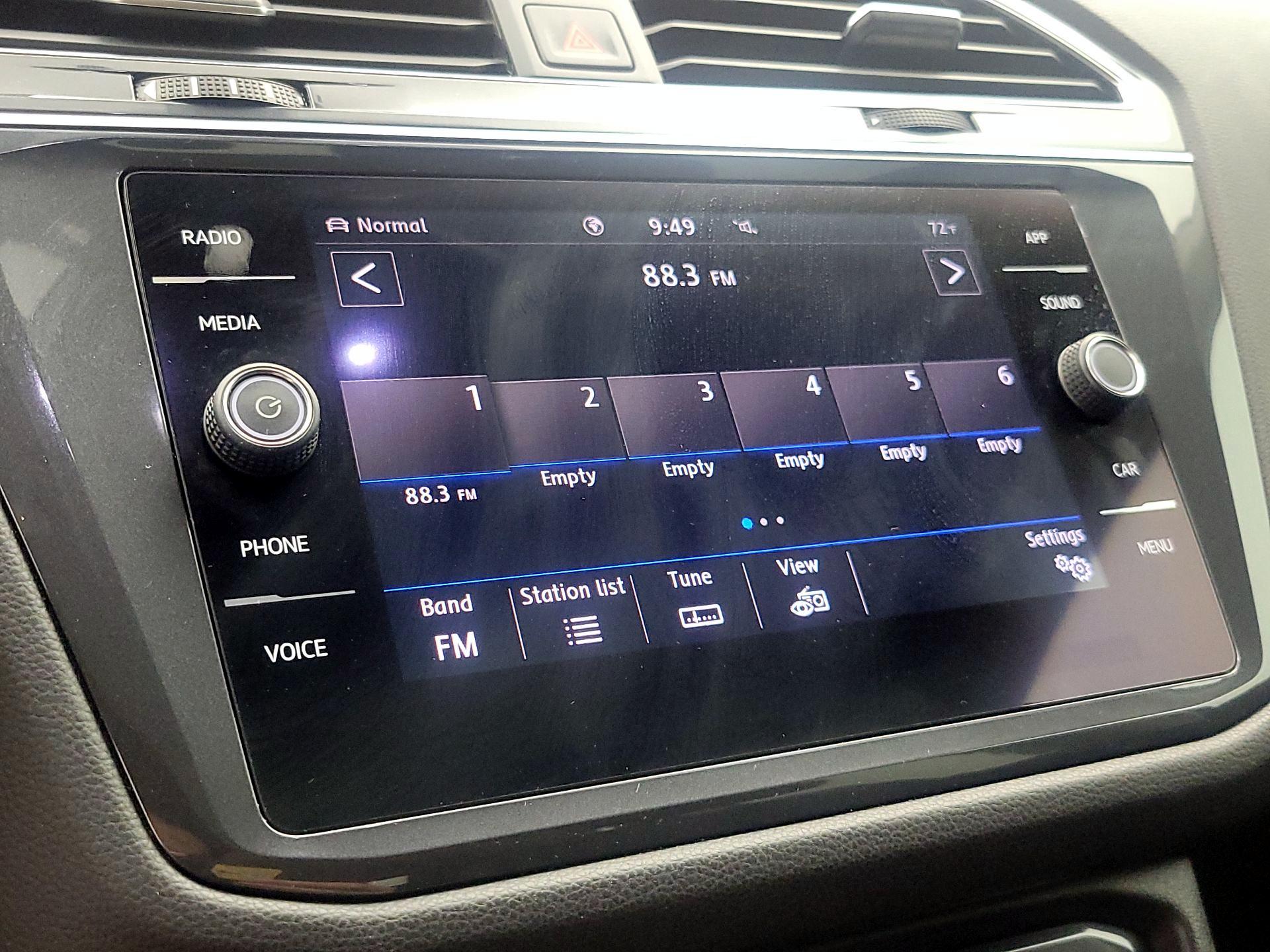 Thumbnail: 2020 Volkswagen Tiguan - 15