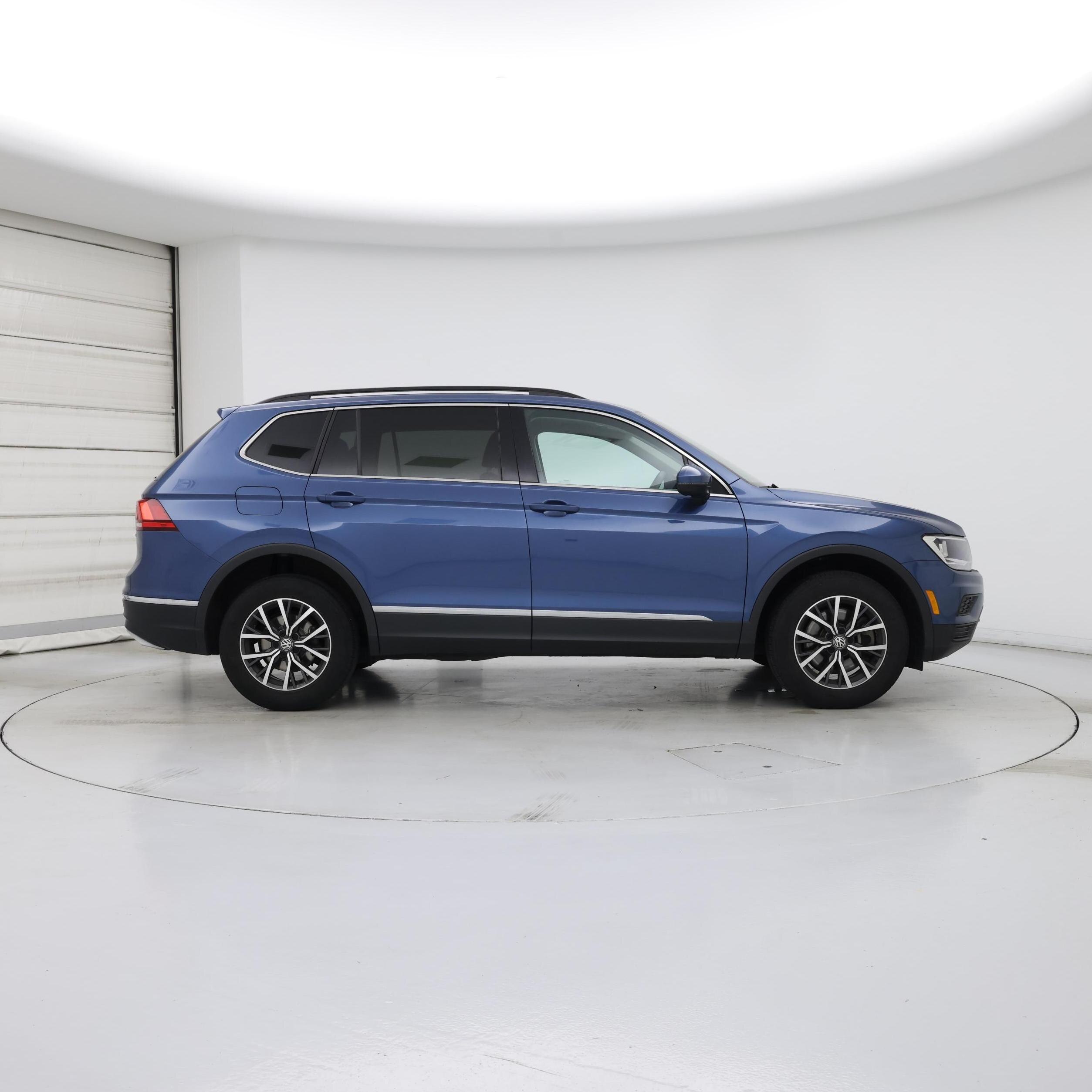 Thumbnail: 2020 Volkswagen Tiguan - 7