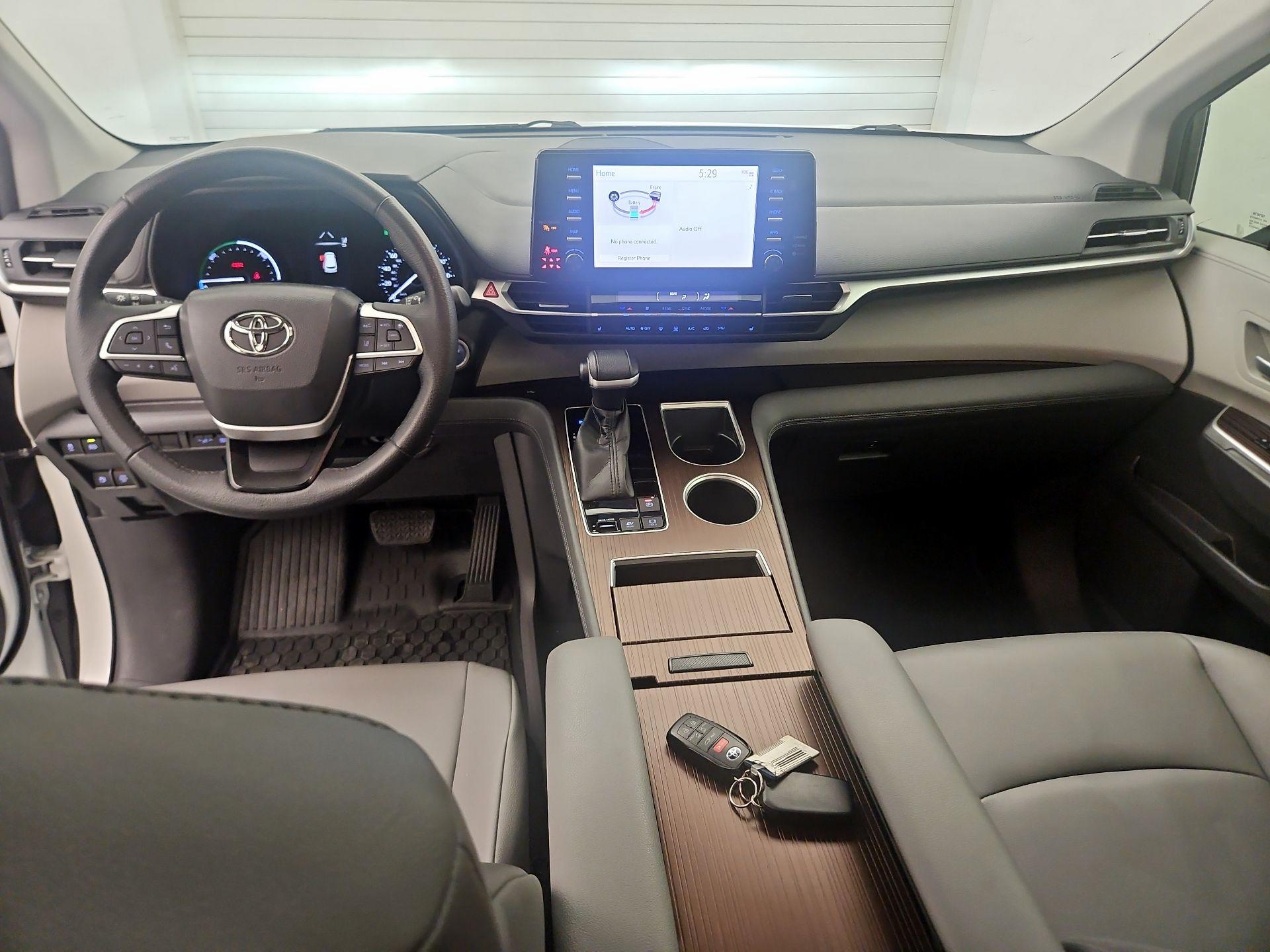 Thumbnail: 2022 Toyota Sienna - 9