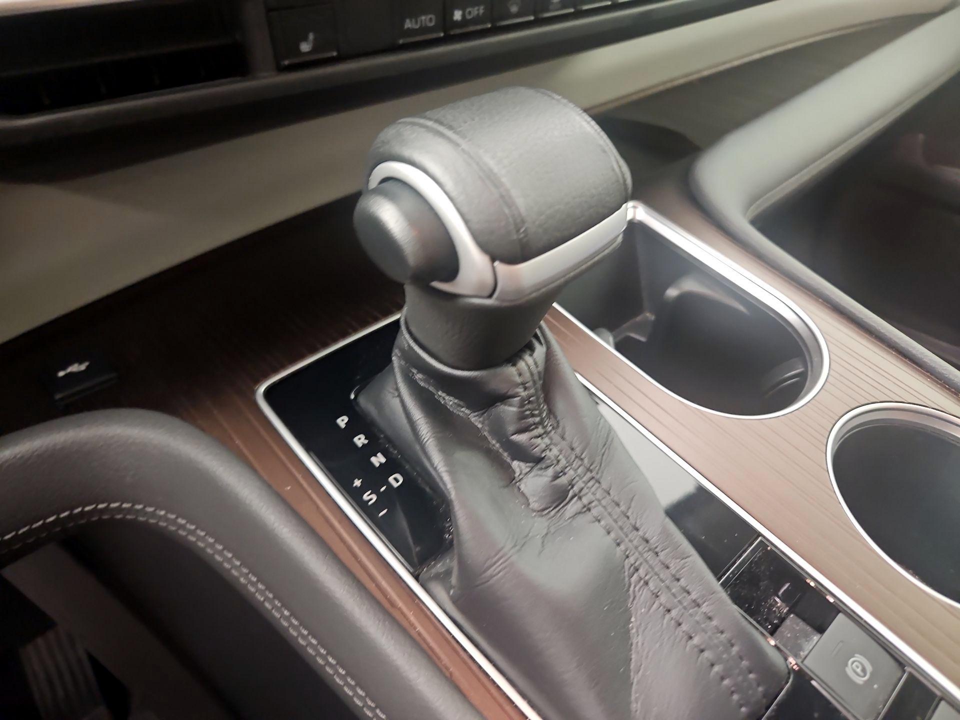 Thumbnail: 2022 Toyota Sienna - 17
