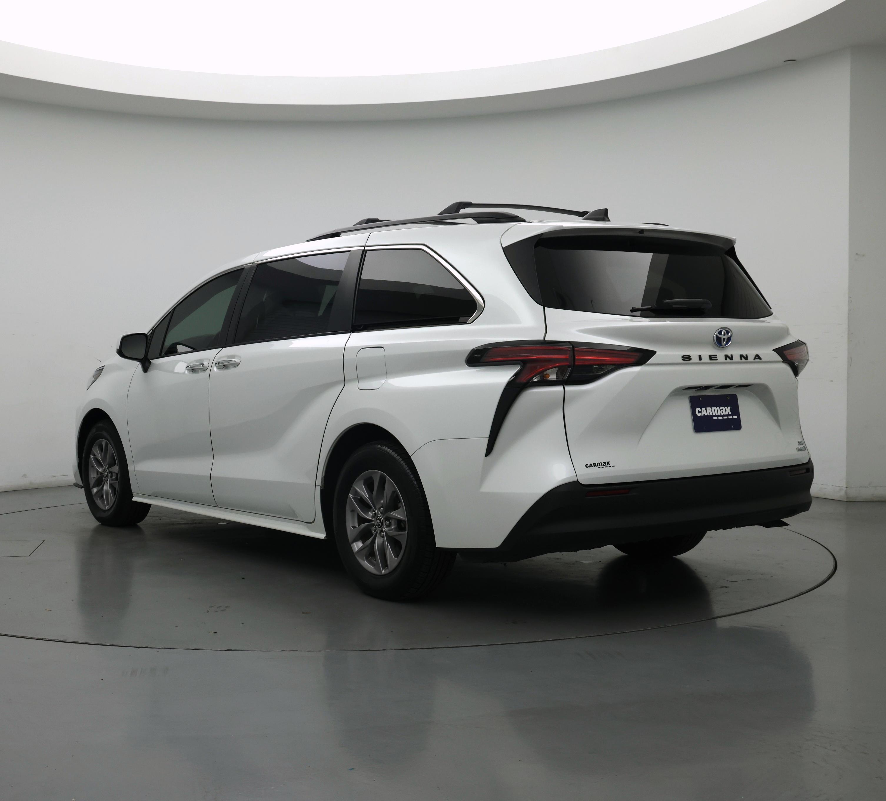 Thumbnail: 2022 Toyota Sienna - 2