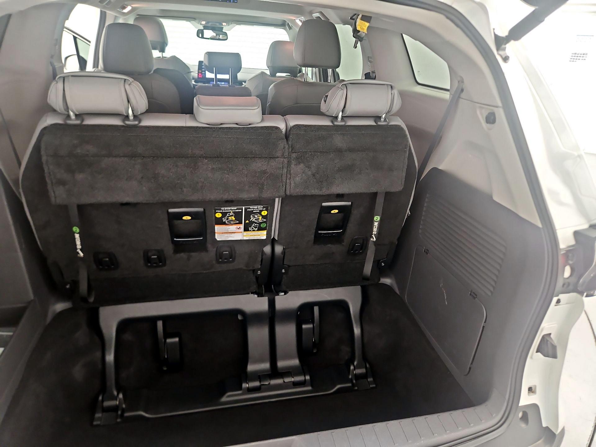 Thumbnail: 2022 Toyota Sienna - 20