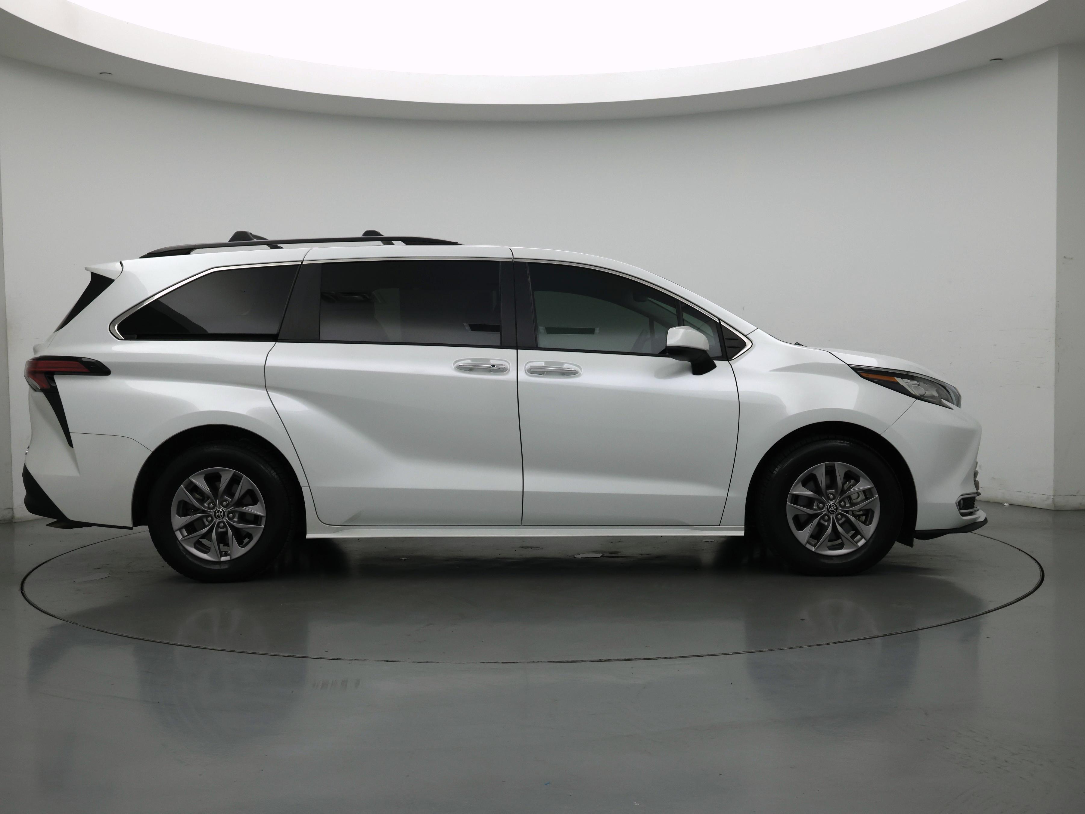 Thumbnail: 2022 Toyota Sienna - 7