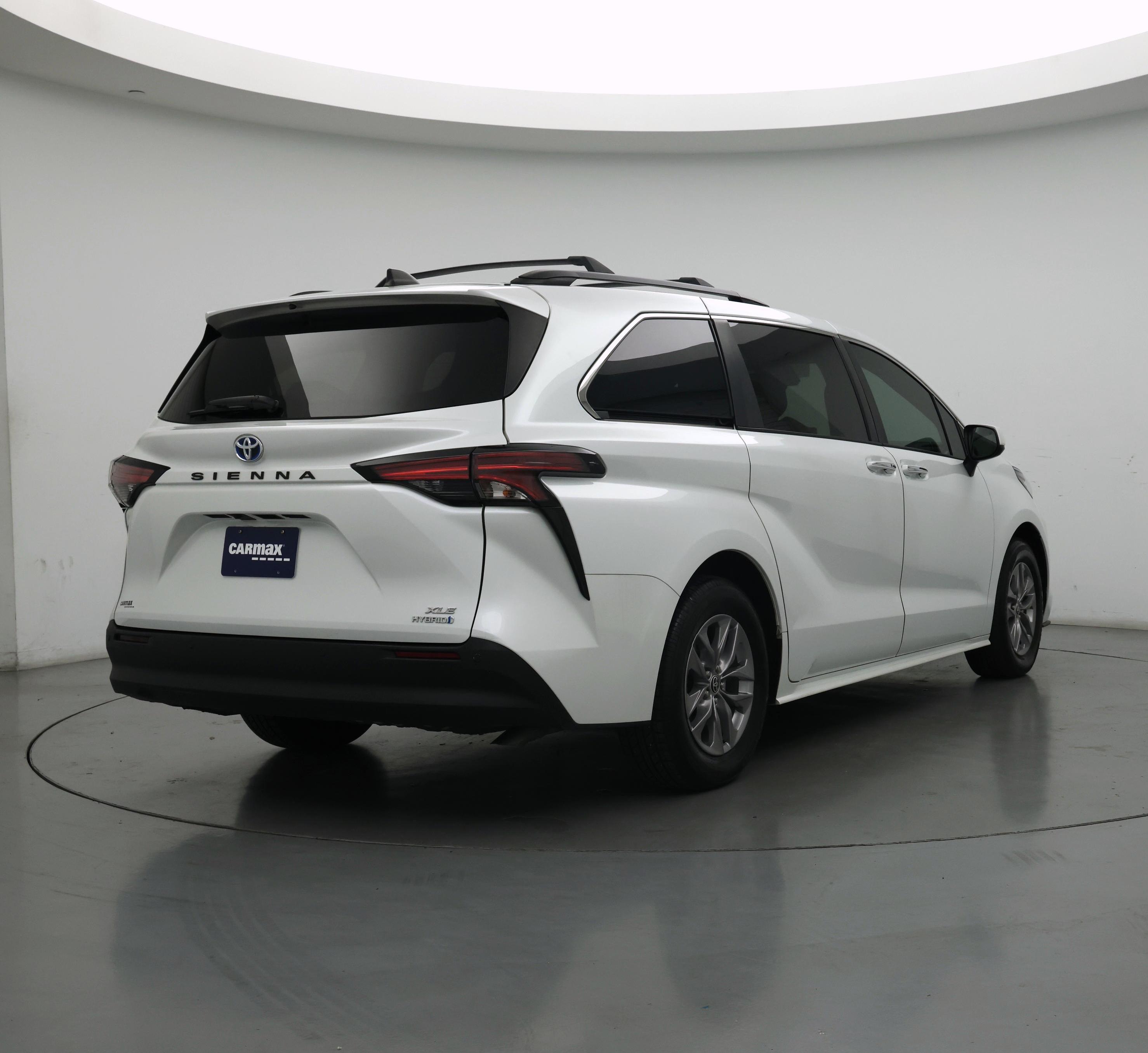 Thumbnail: 2022 Toyota Sienna - 8