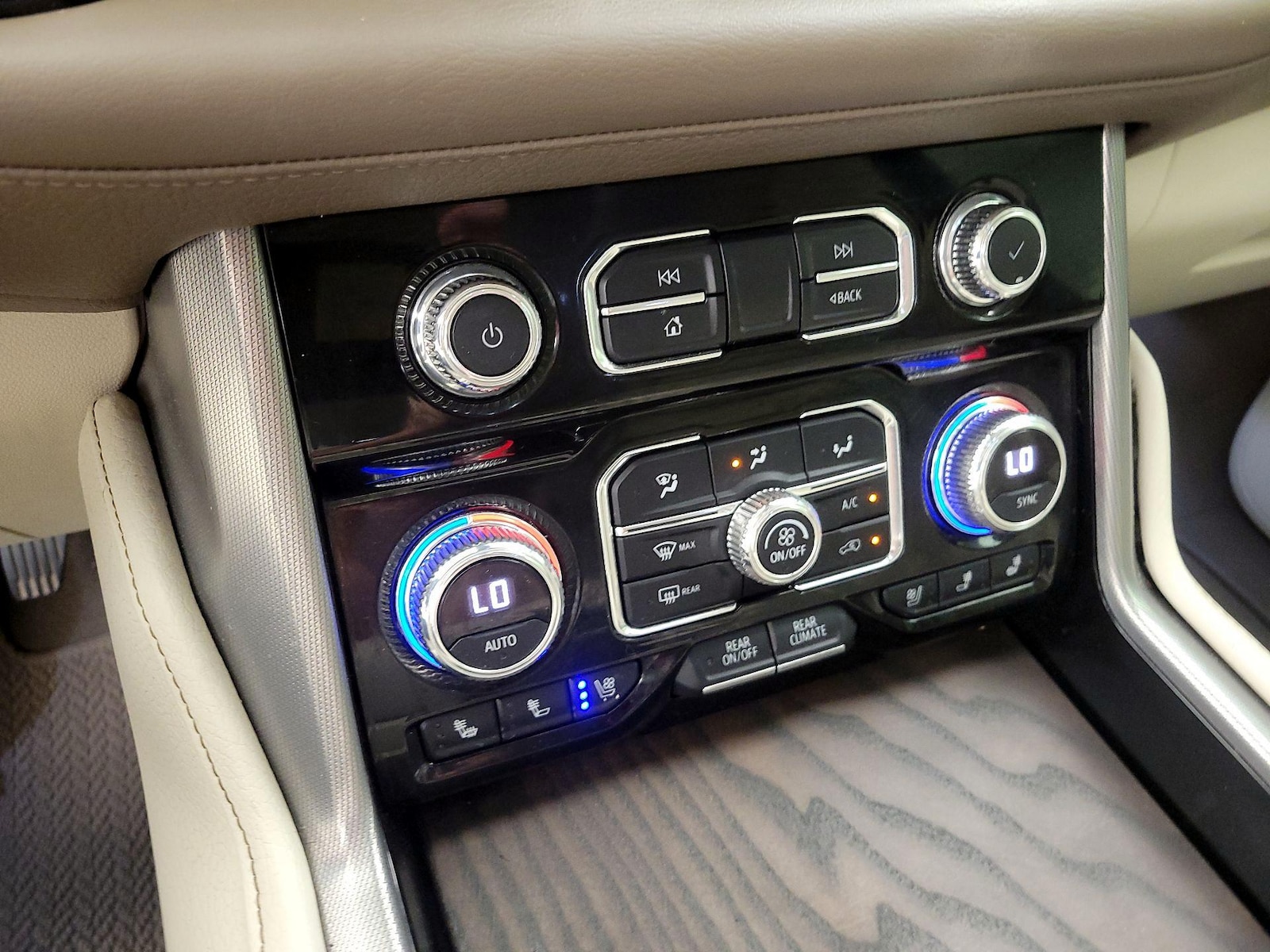 2022 GMC Yukon XL Denali - Photo 15
