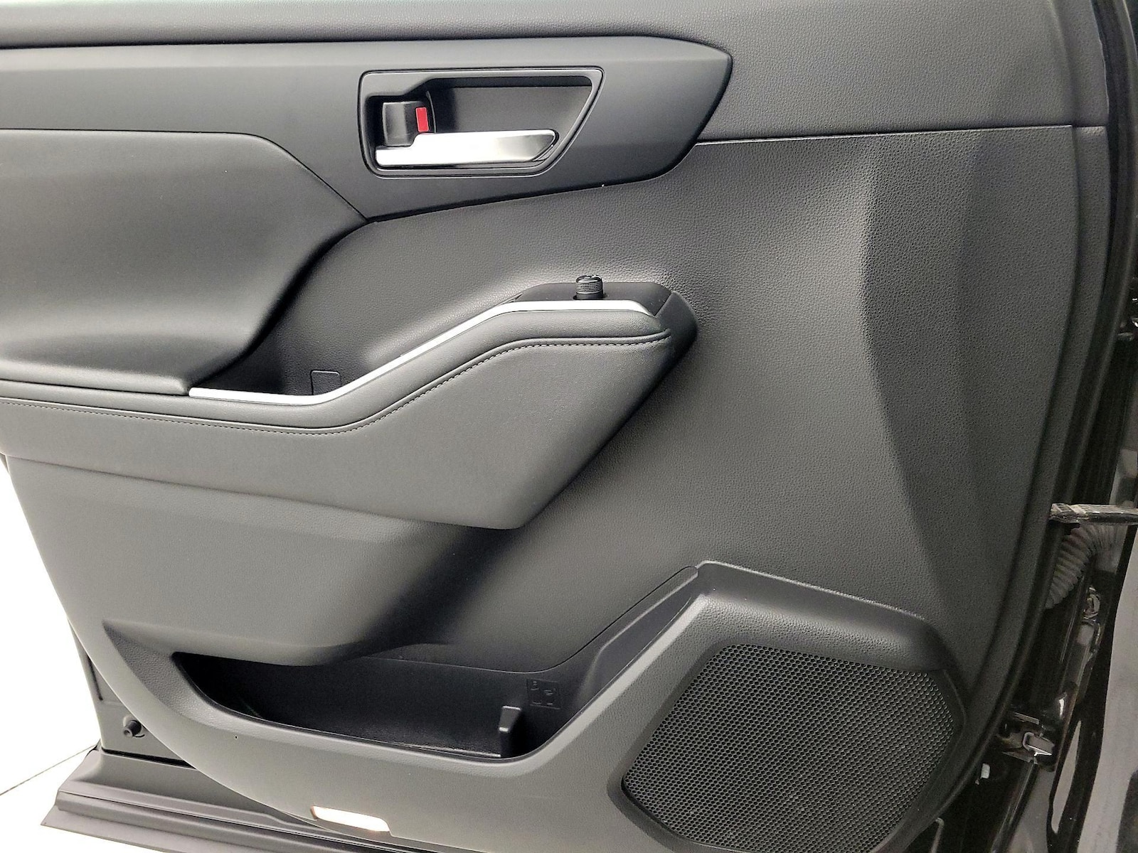 2021 Toyota Highlander XLE - Photo 13