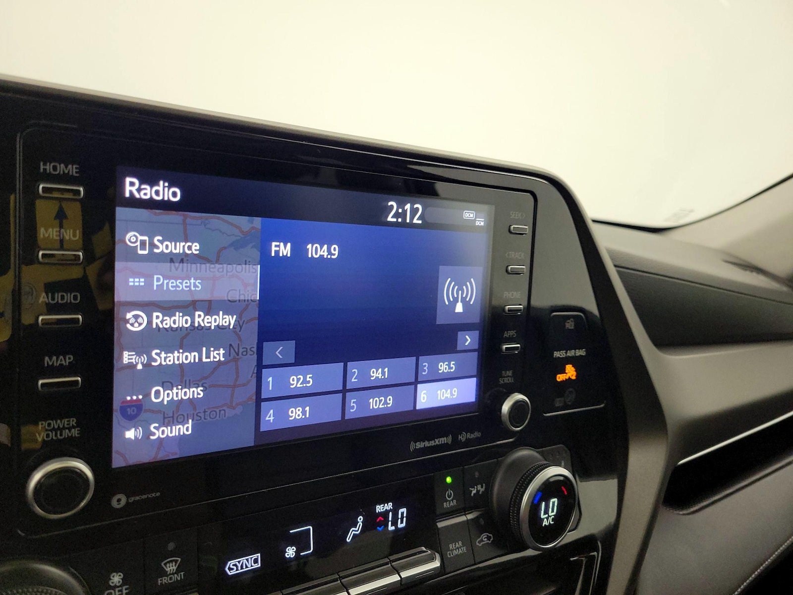 2021 Toyota Highlander XLE - Photo 17
