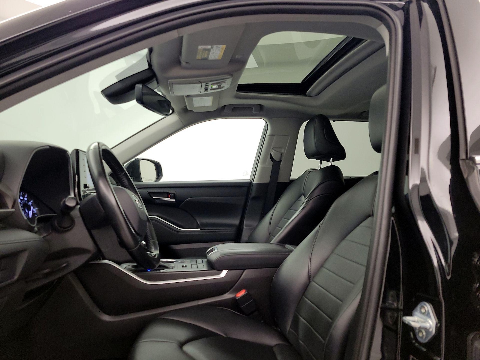 2021 Toyota Highlander XLE - Photo 21