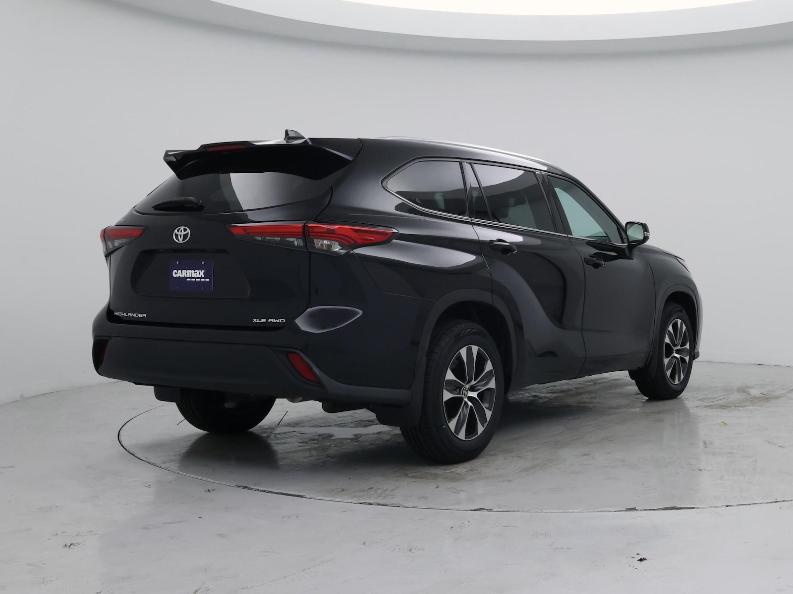 2021 Toyota Highlander XLE - Photo 9