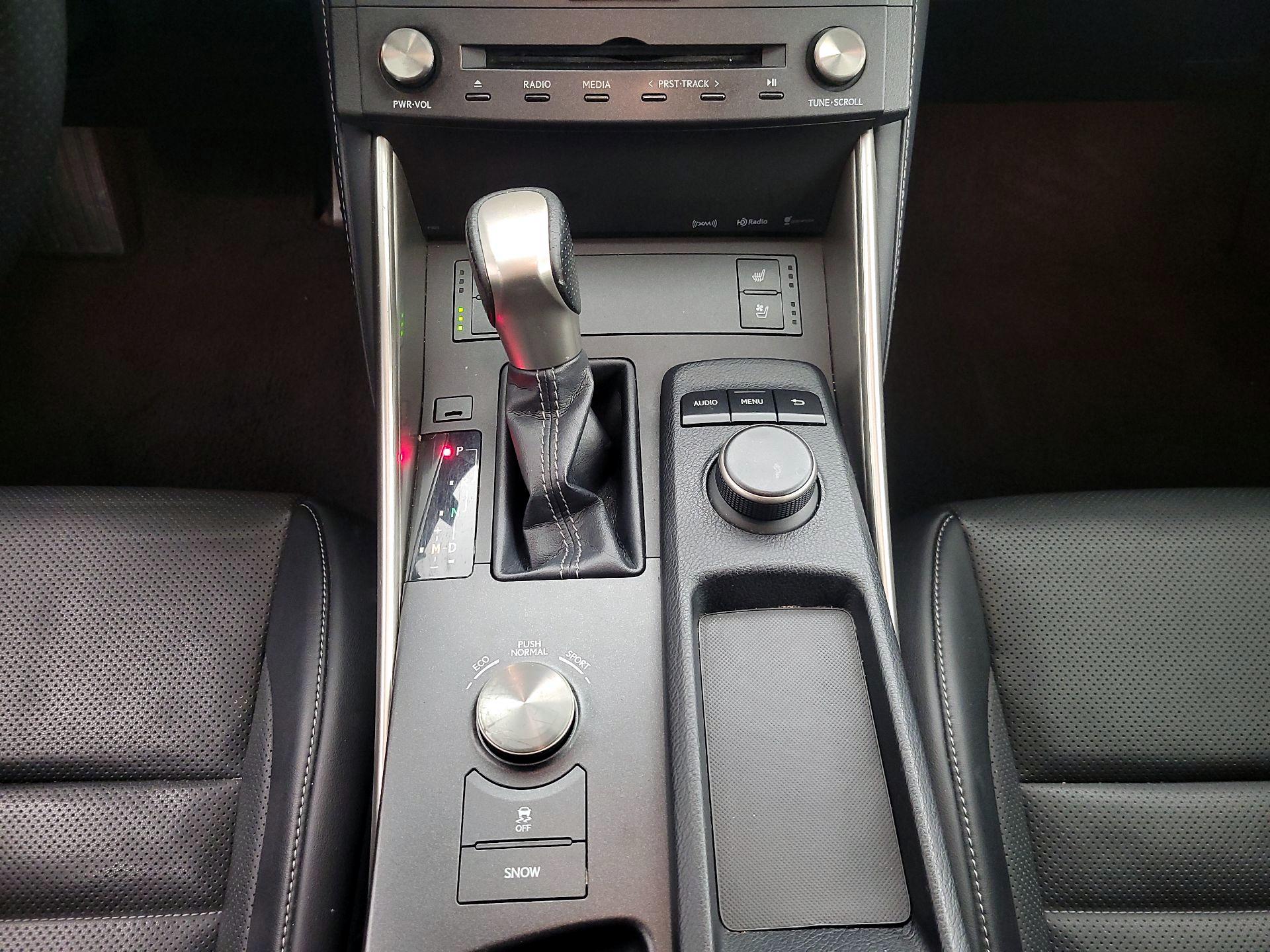 Thumbnail: 2015 Lexus IS - 17